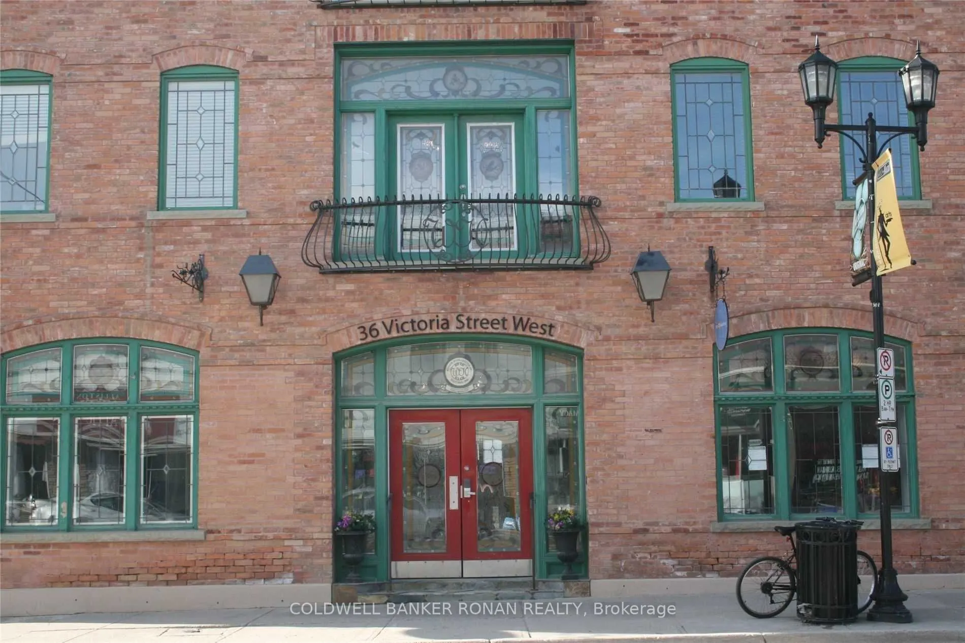 36 Victoria Street W, #204