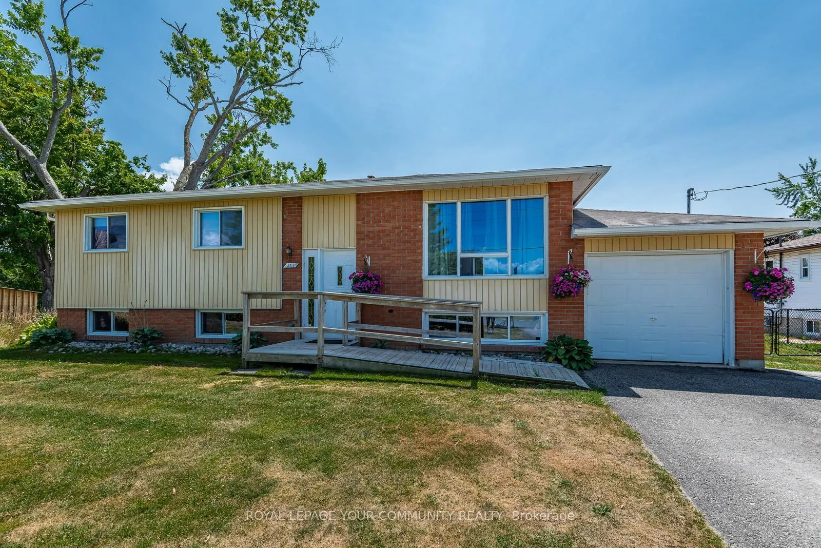 347 Lakeland Crescent