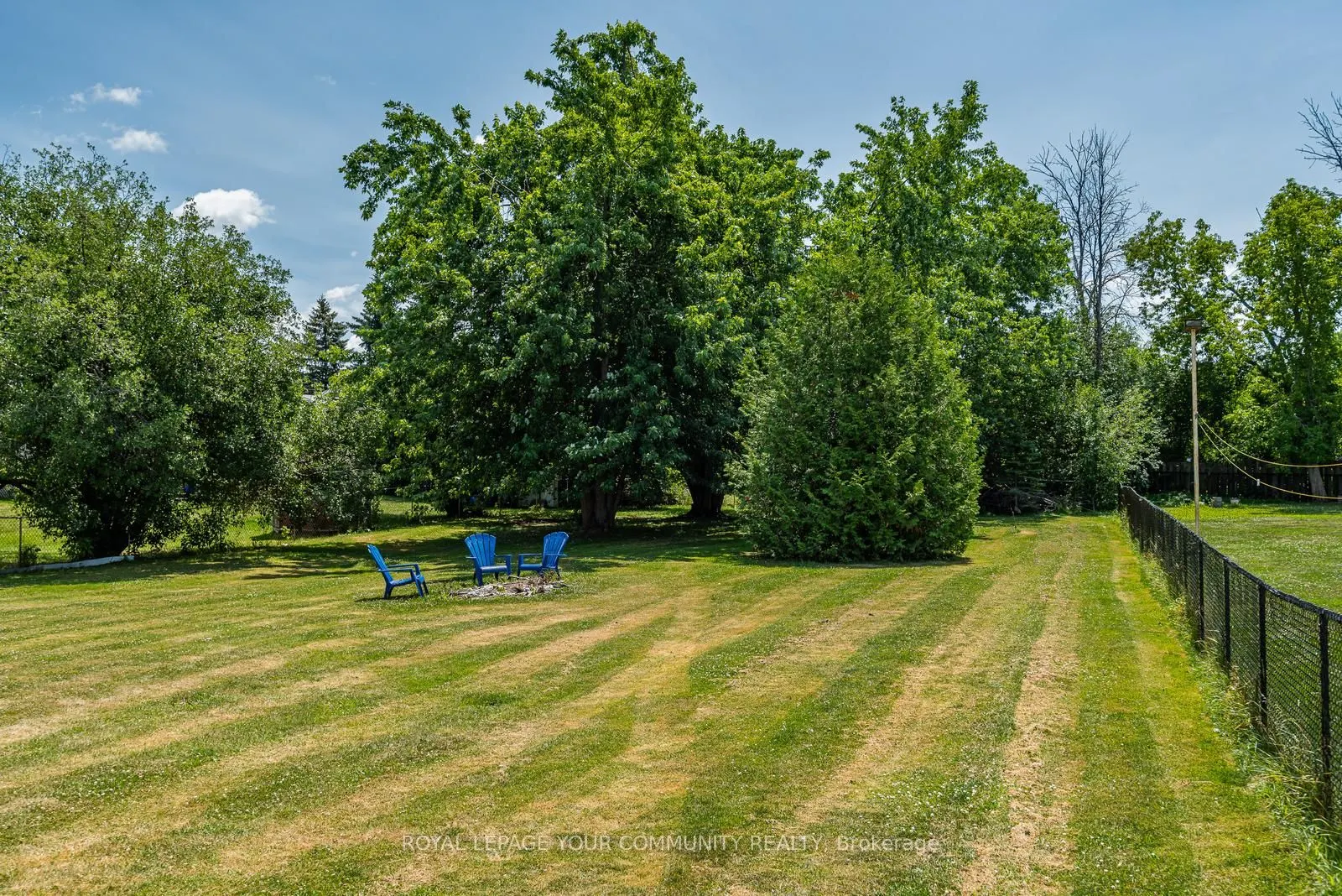 347 Lakeland Crescent