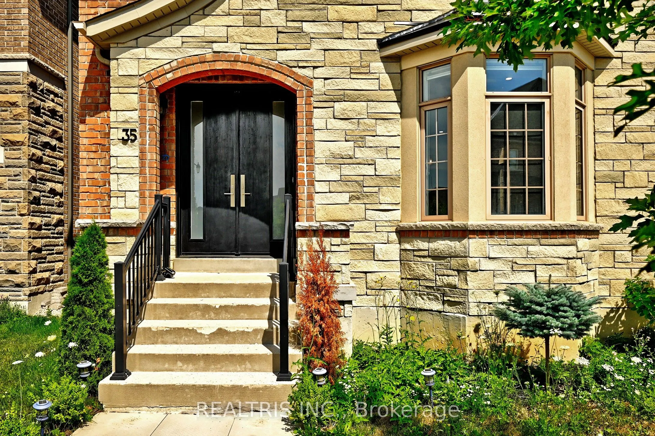 35 Gordon Landon Drive