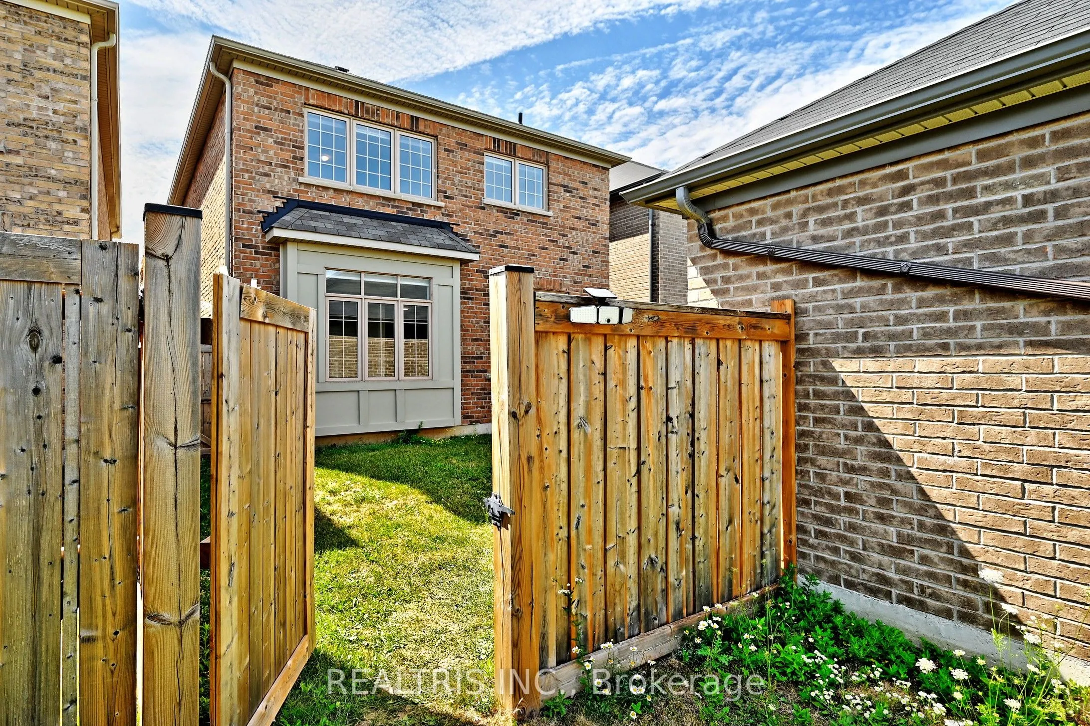 35 Gordon Landon Drive