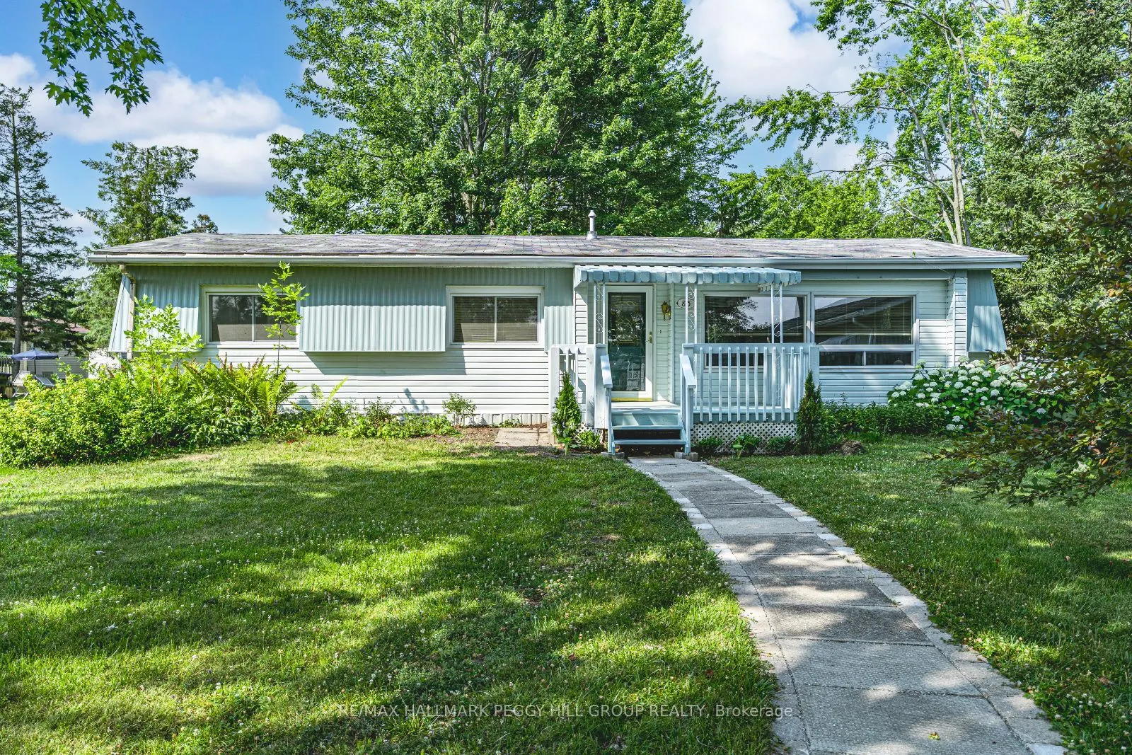 85 Hawthorne Drive