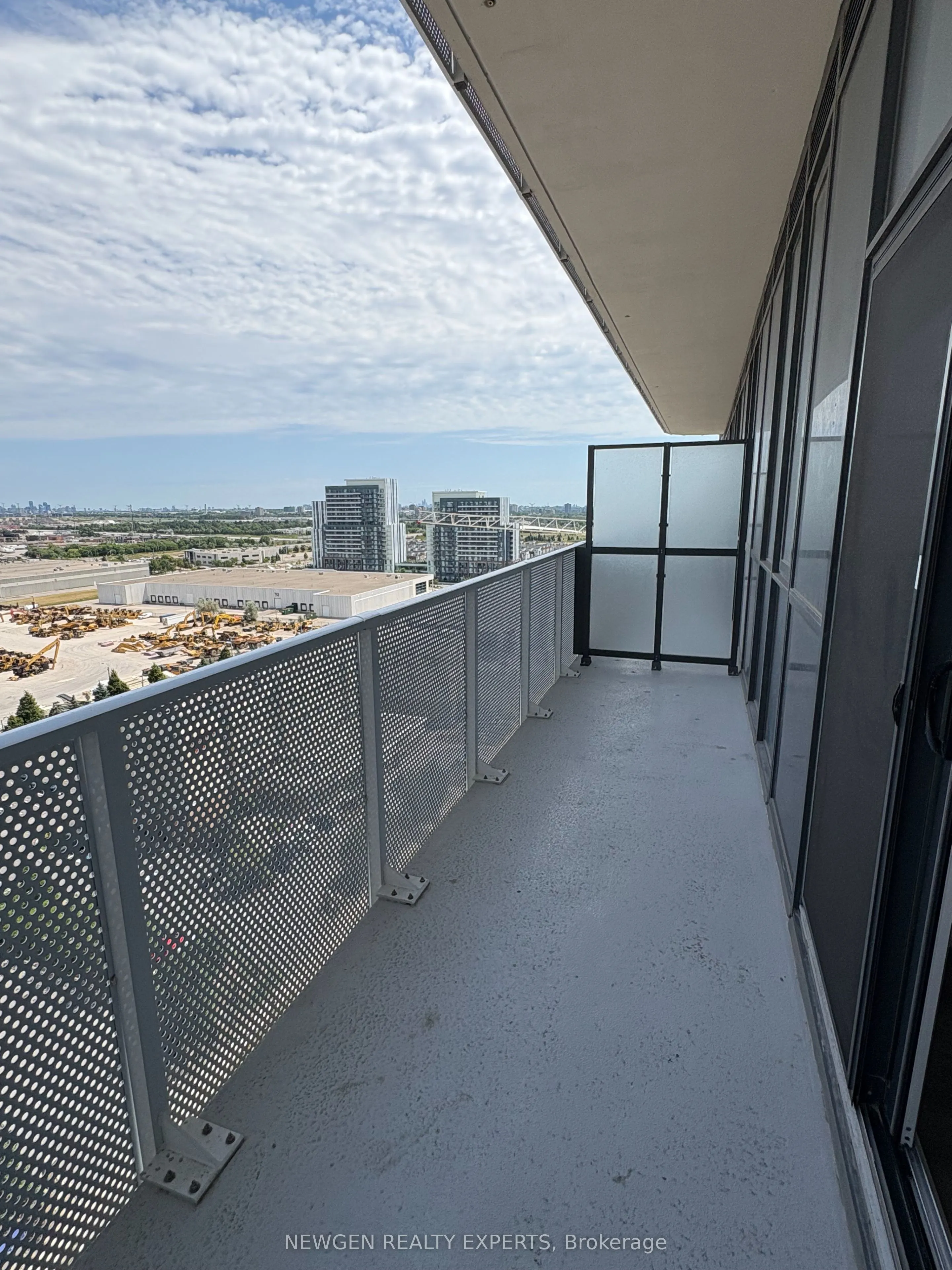28 Interchange Way, #1907