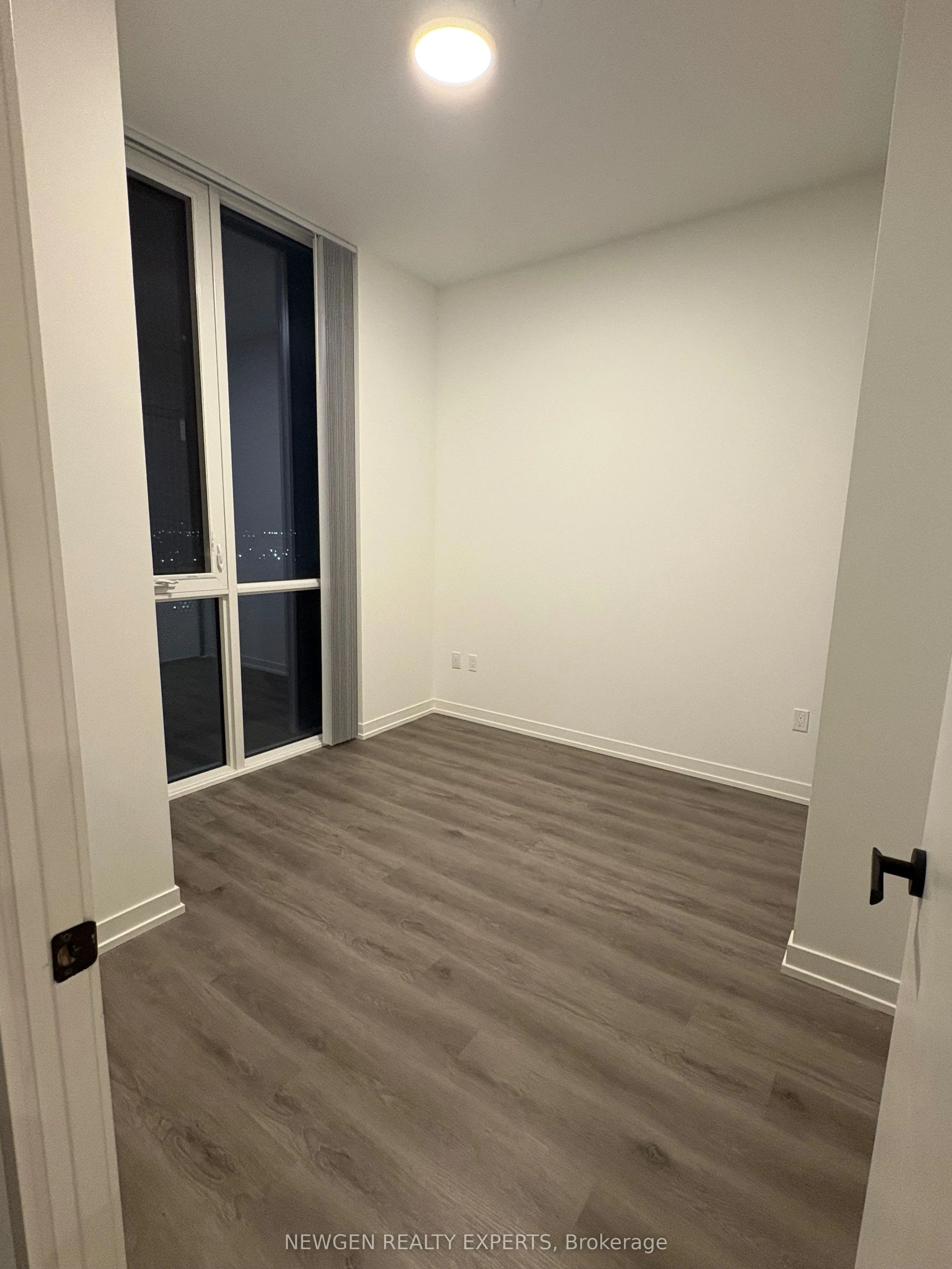 28 Interchange Way, #1907