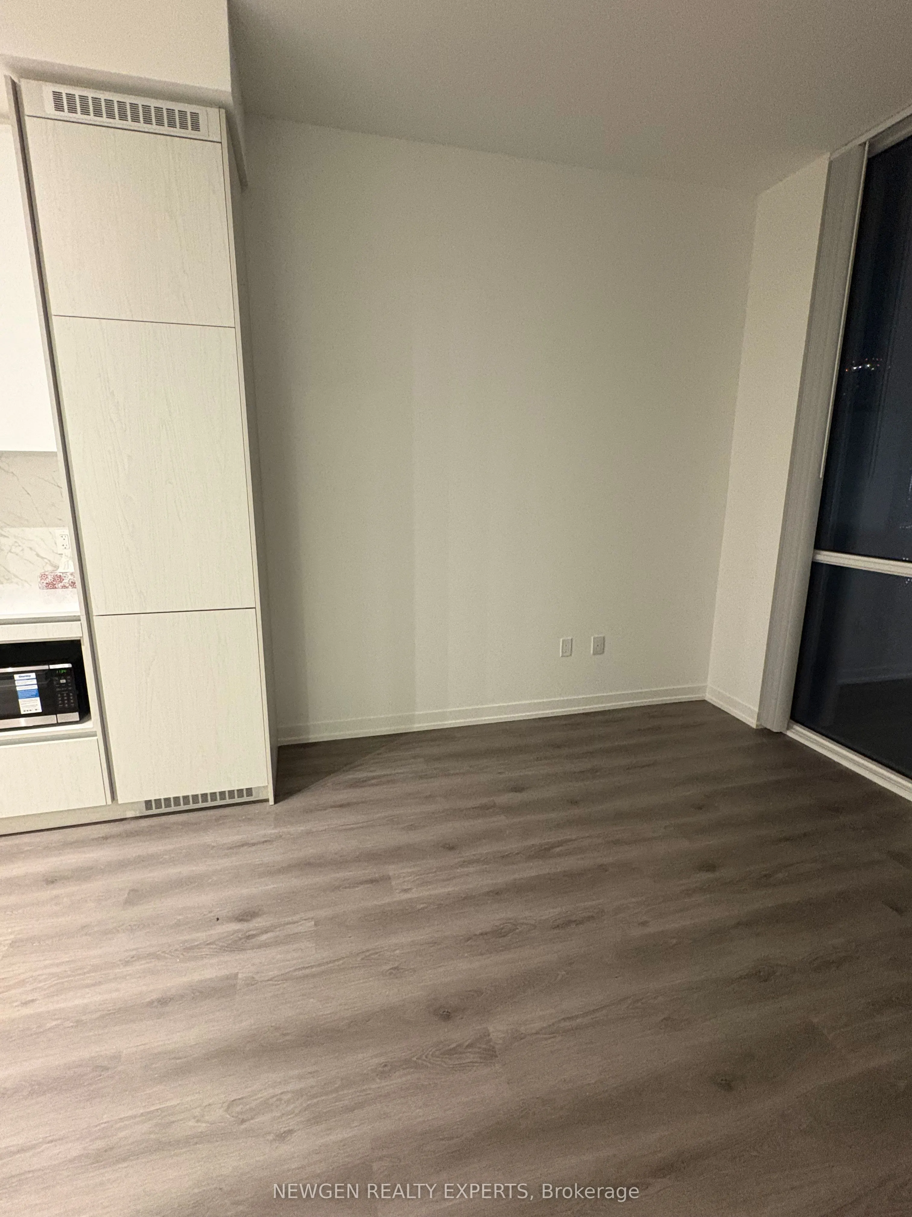 28 Interchange Way, #1907
