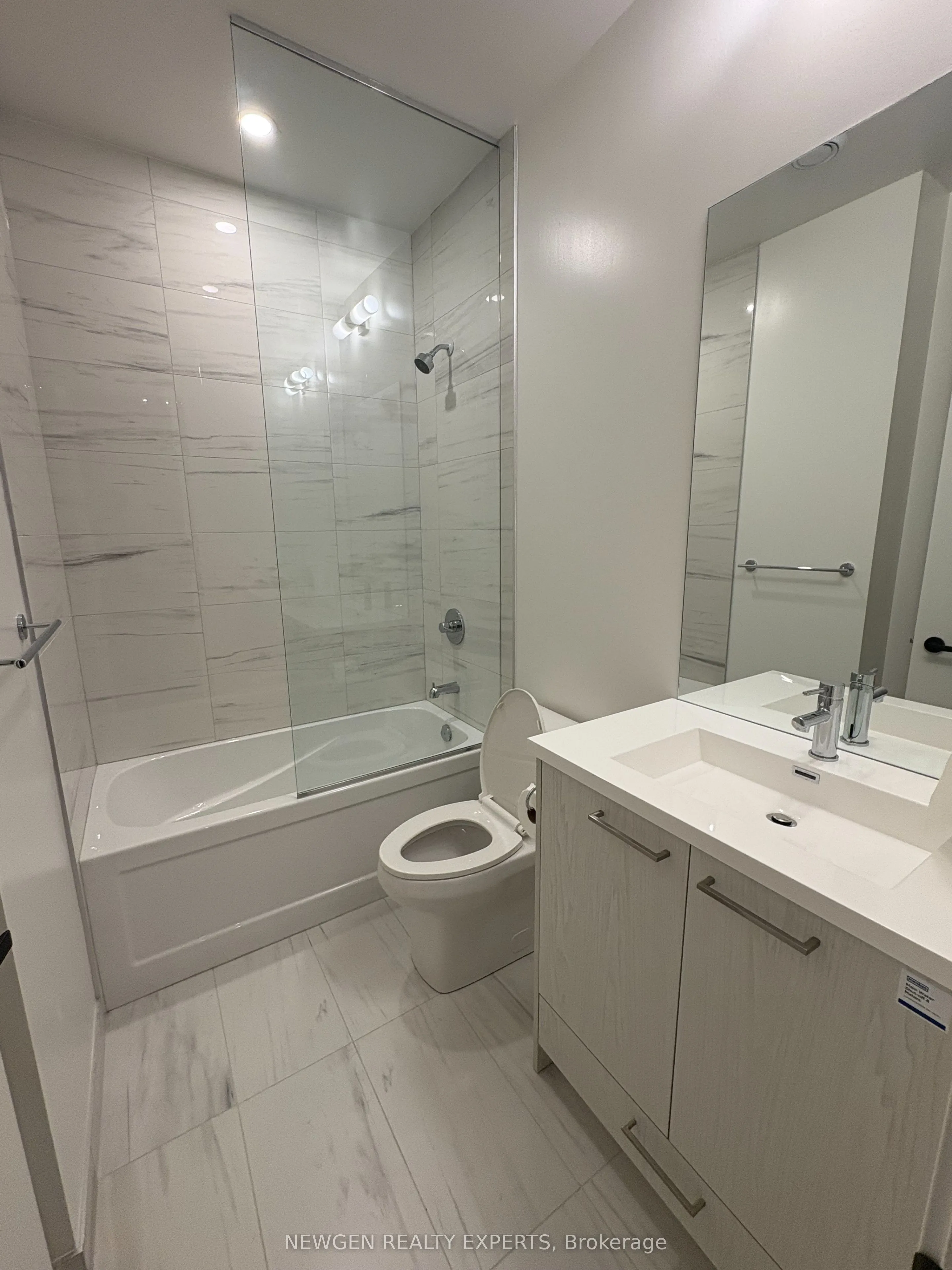 28 Interchange Way, #1907