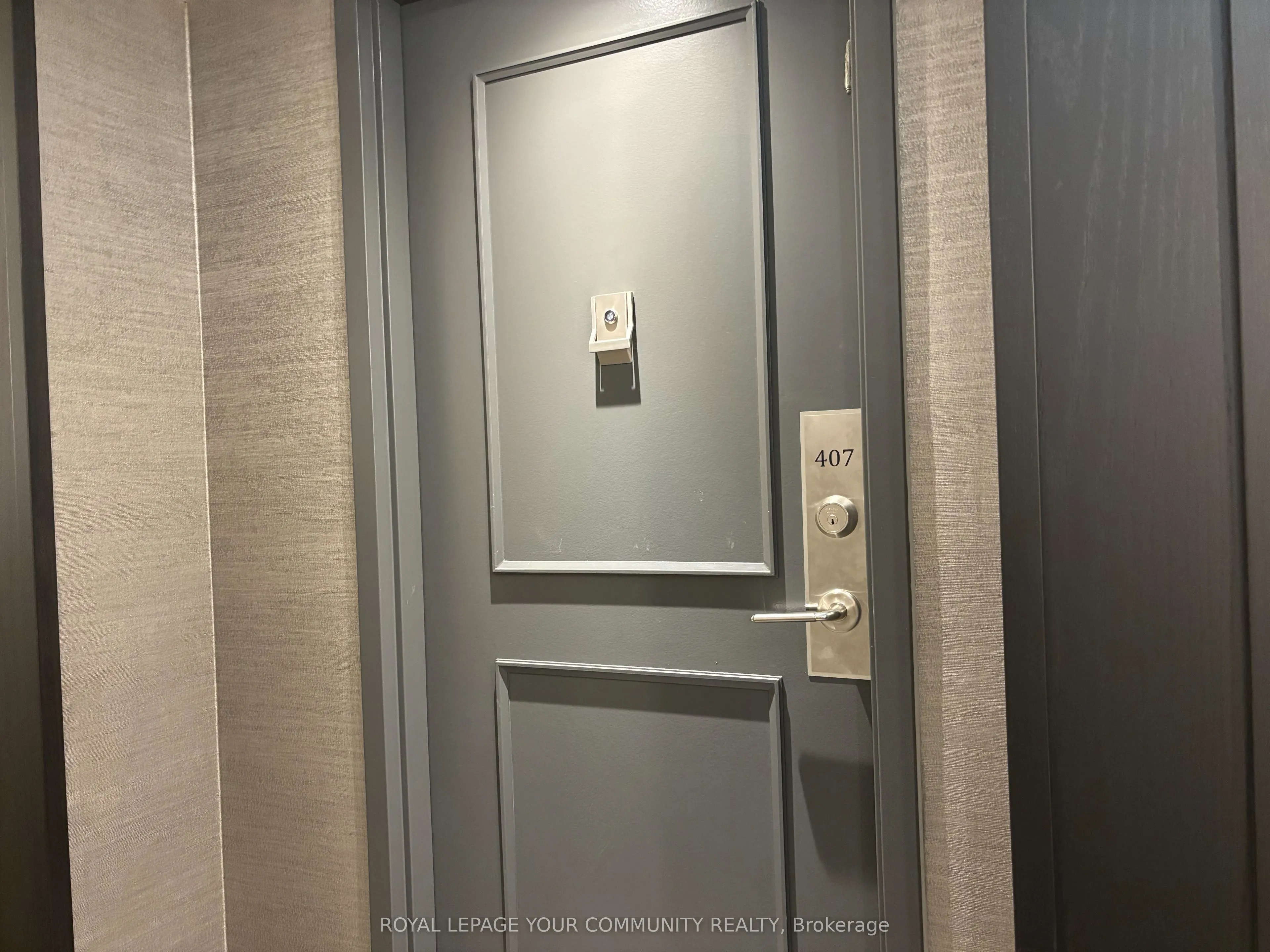 7460 Bathurst Street, #407