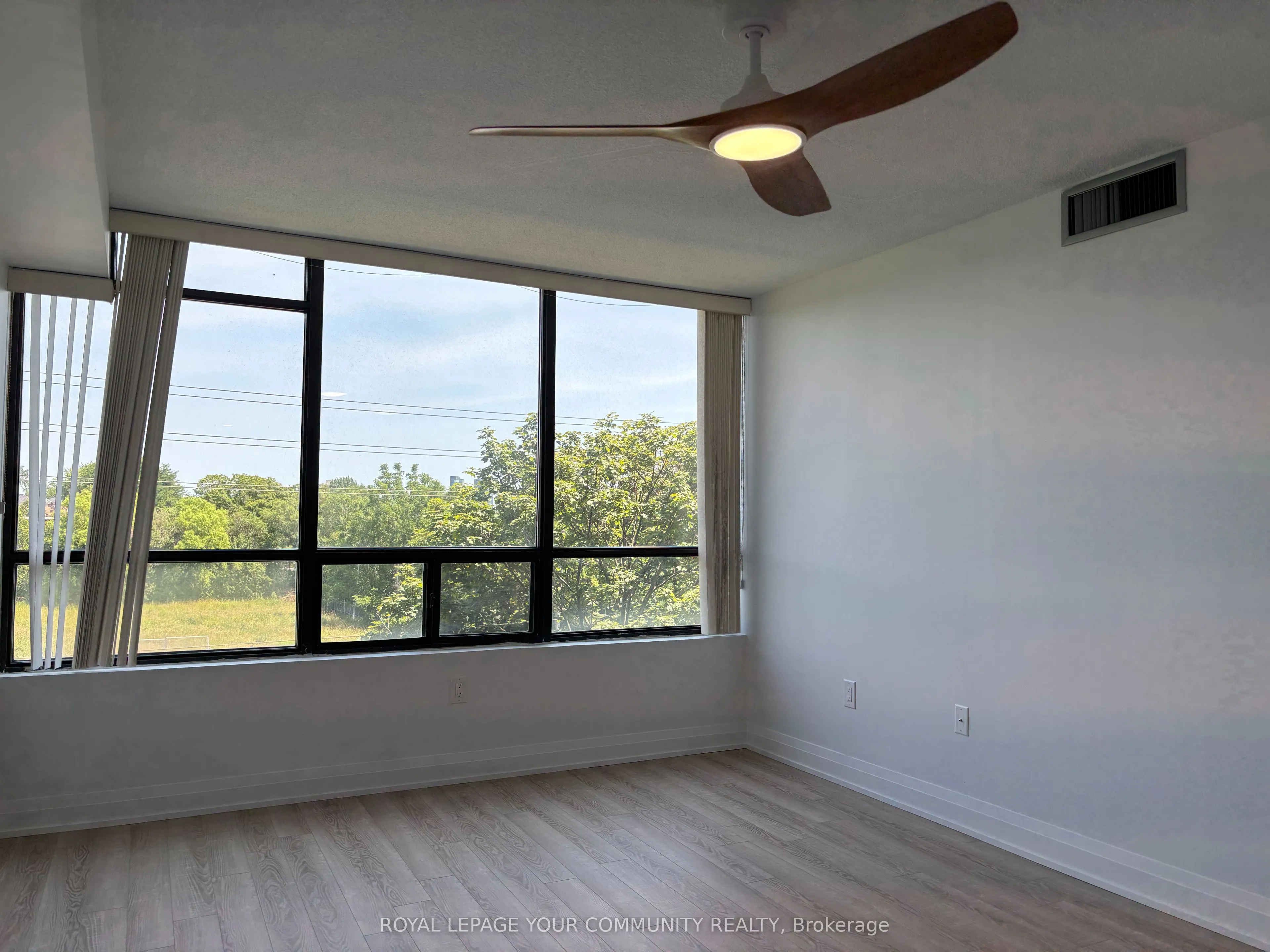 7460 Bathurst Street, #407