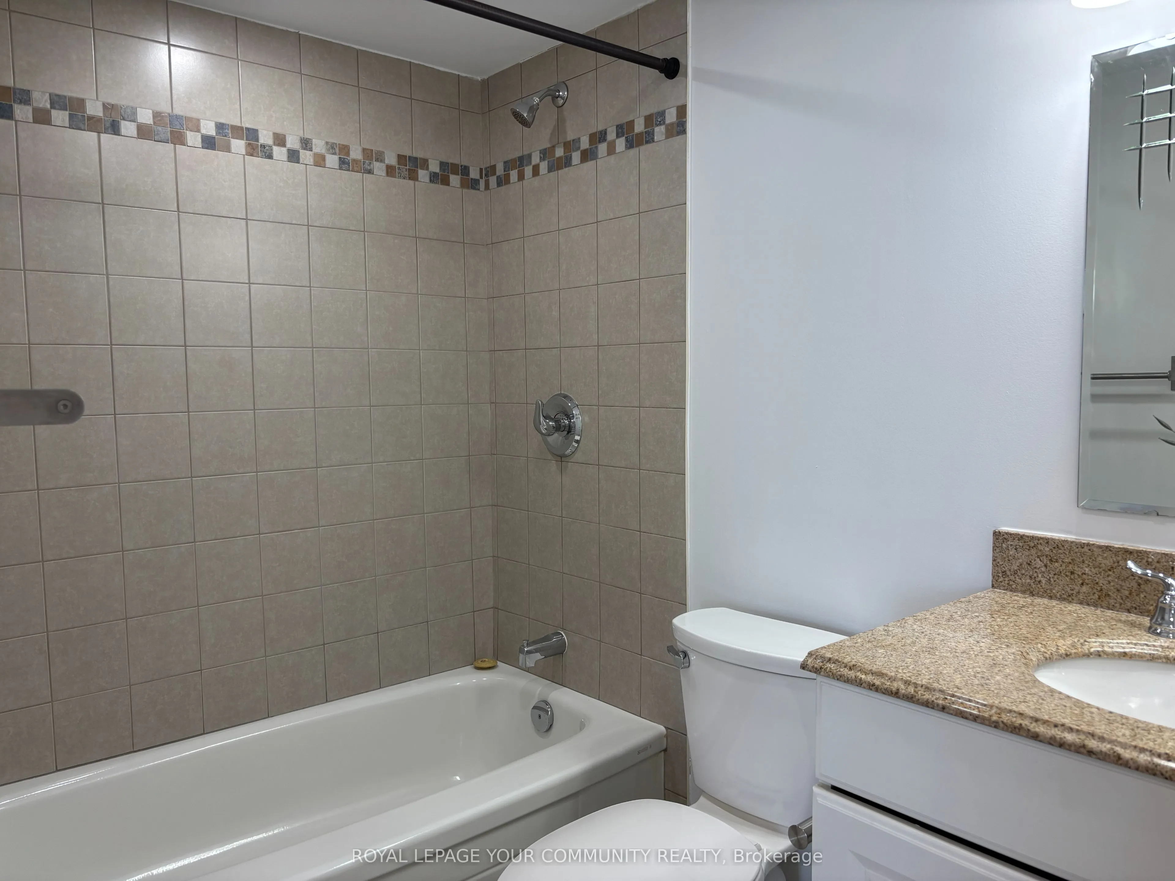 7460 Bathurst Street, #407