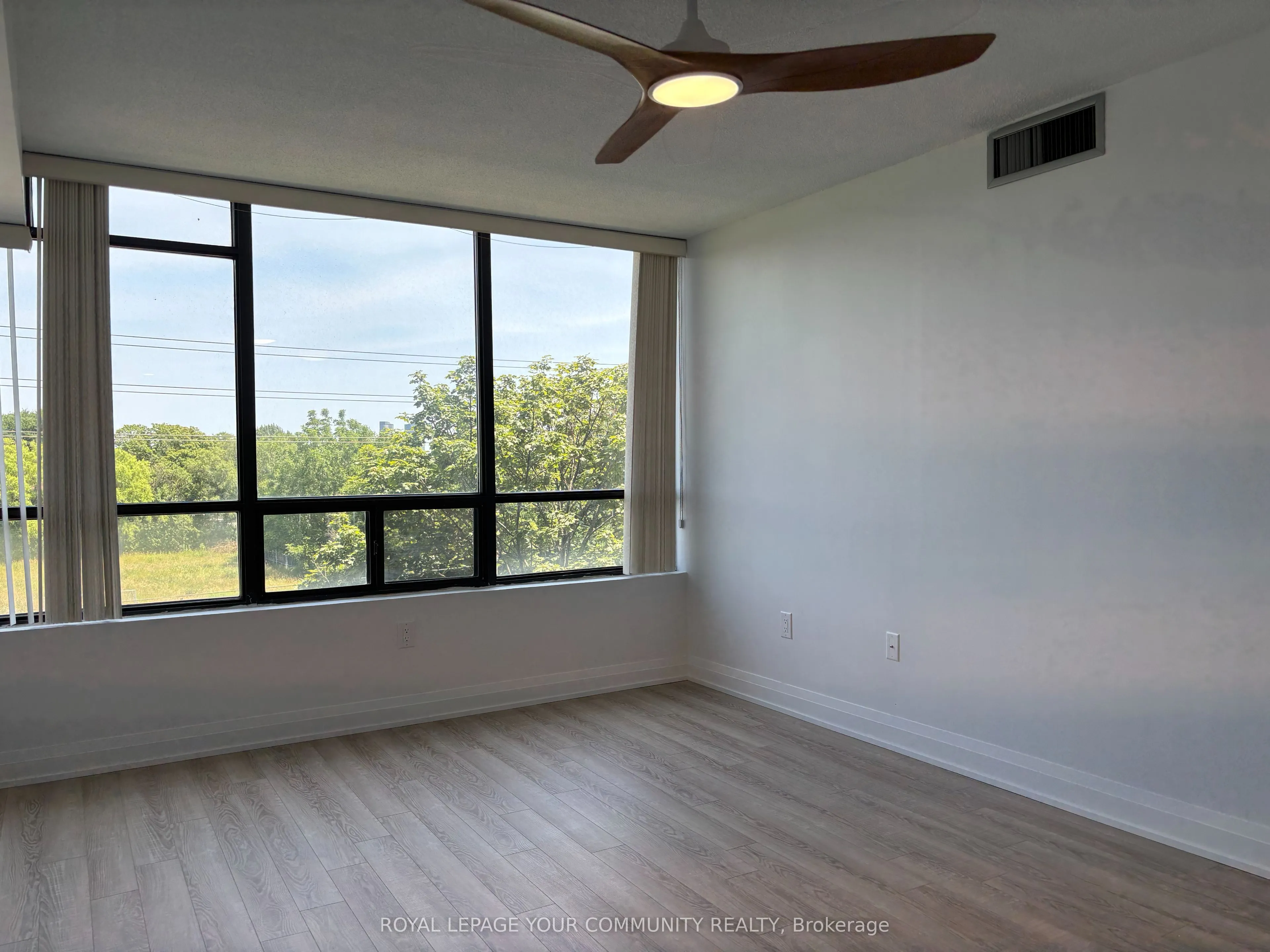 7460 Bathurst Street, #407