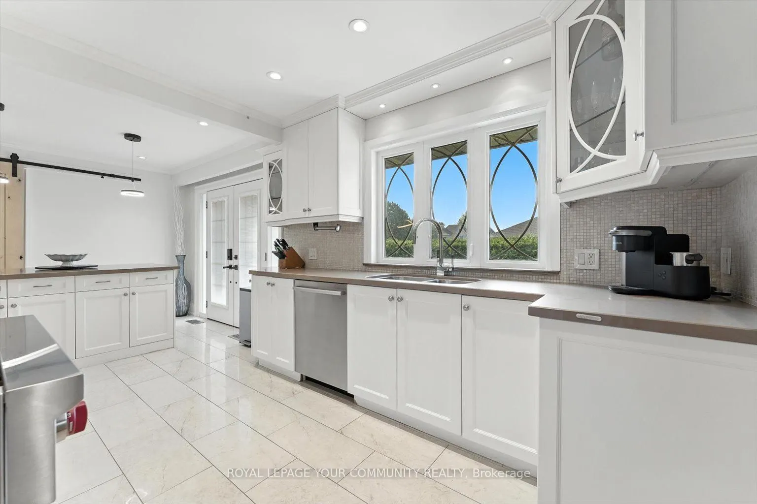 165 Clearview Heights