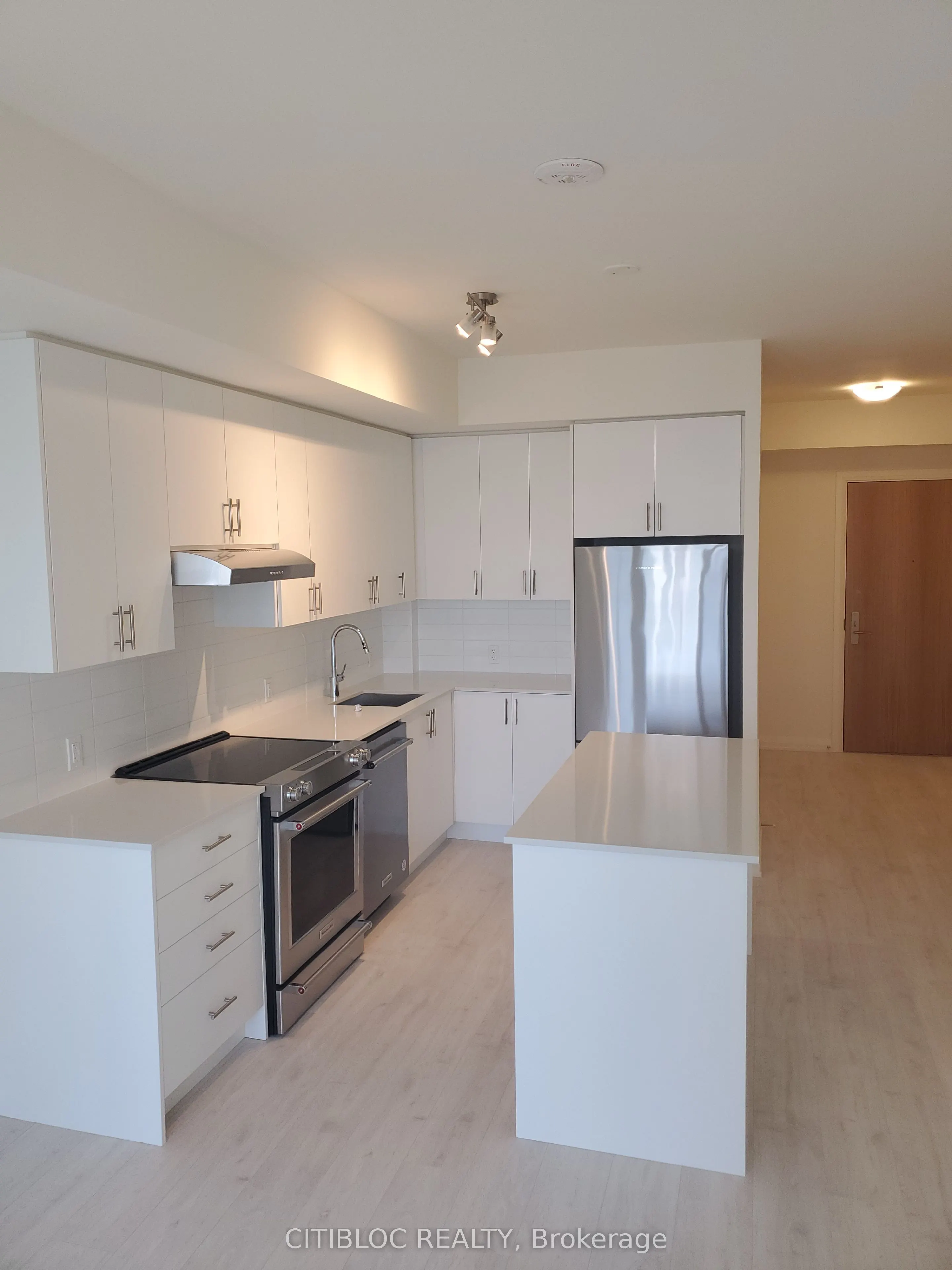 8960 Jane Street, #2517