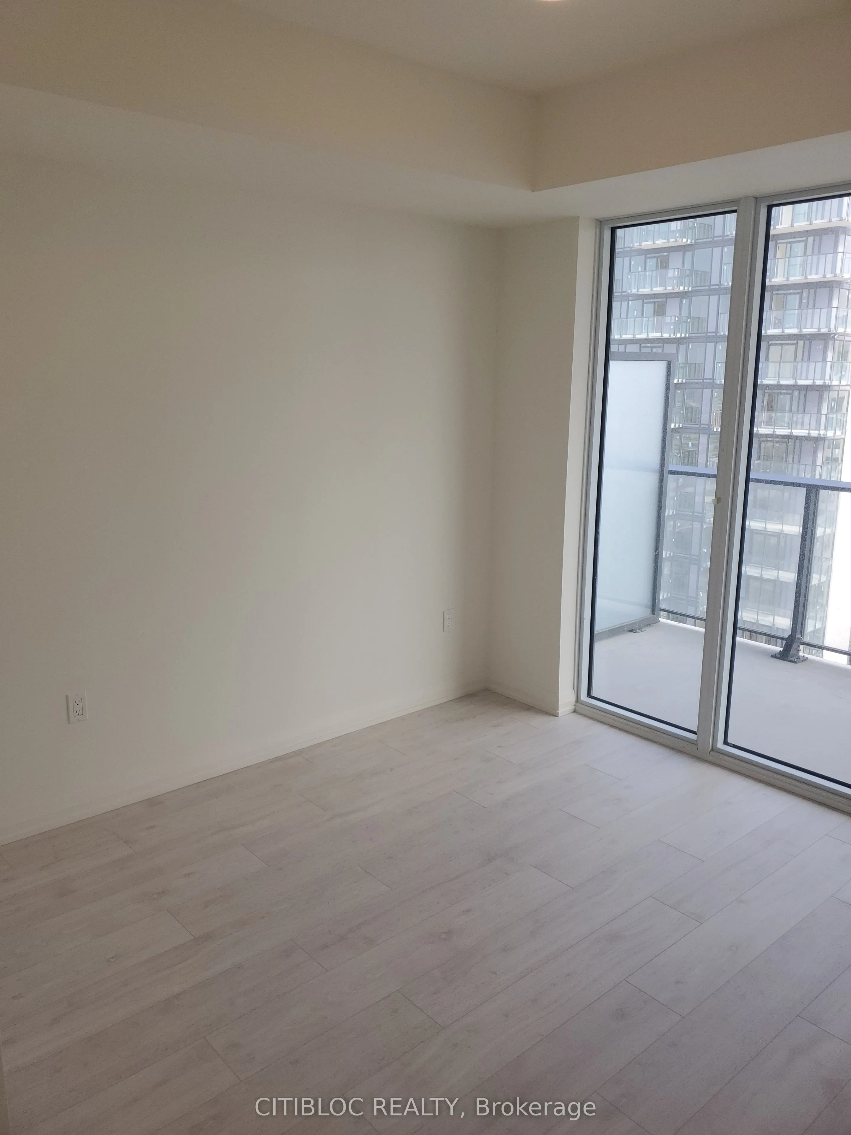 8960 Jane Street, #2517