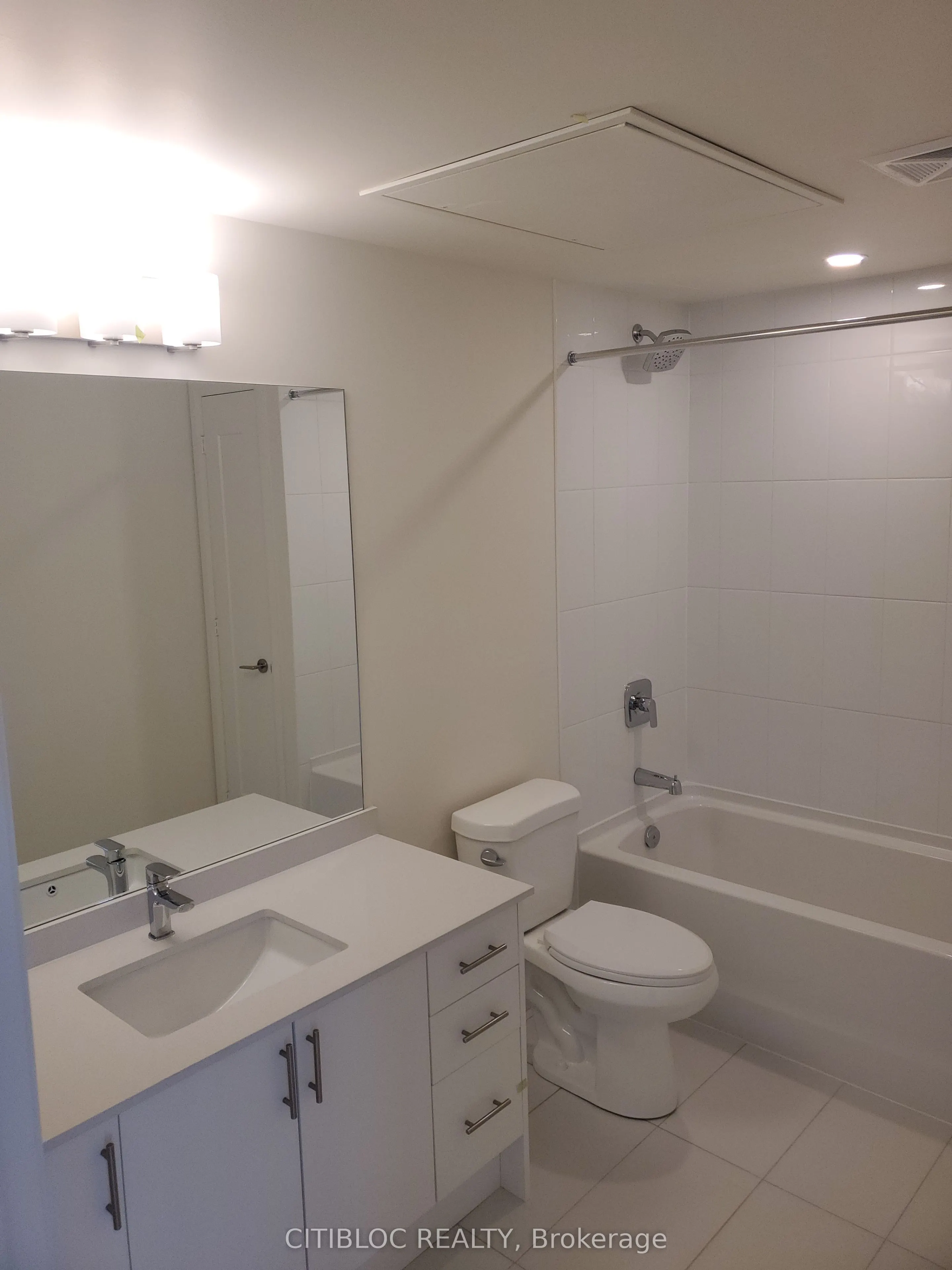 8960 Jane Street, #2517
