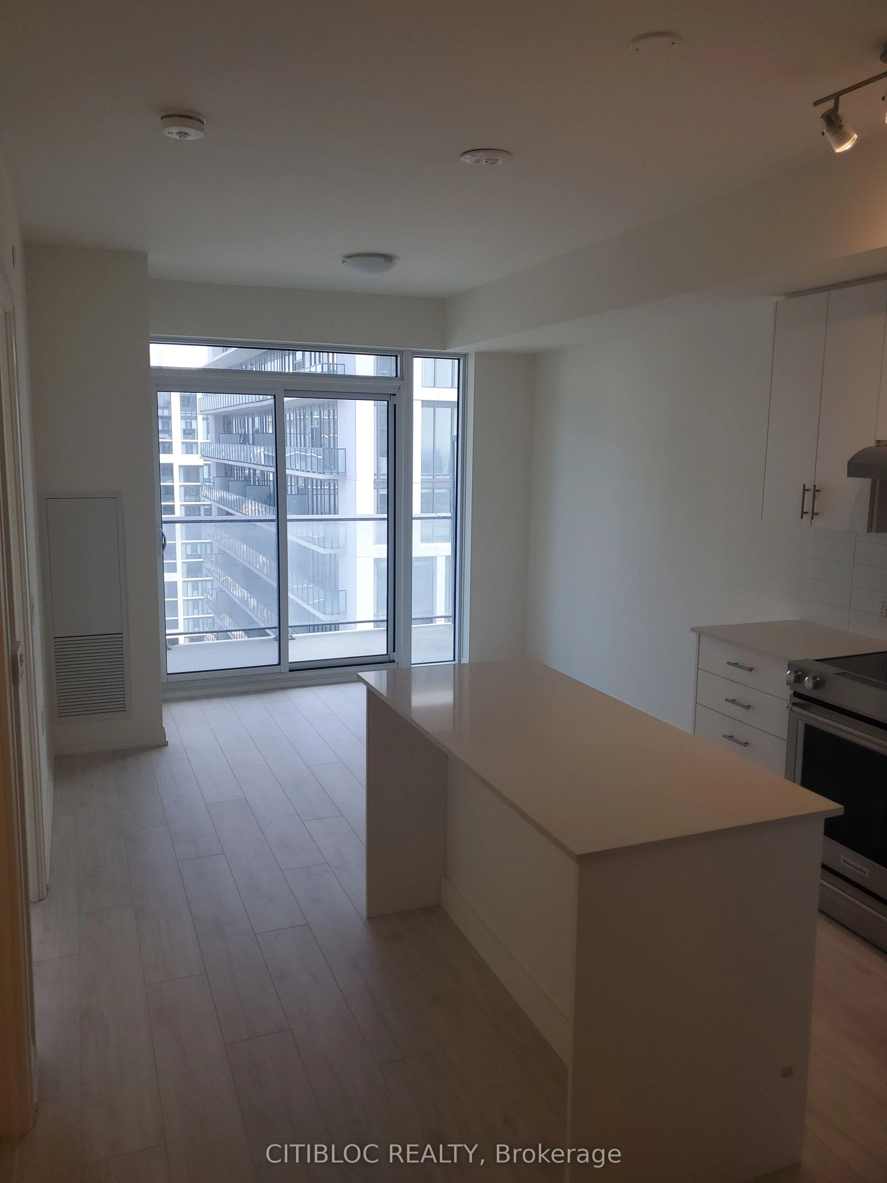 8960 Jane Street, #2517