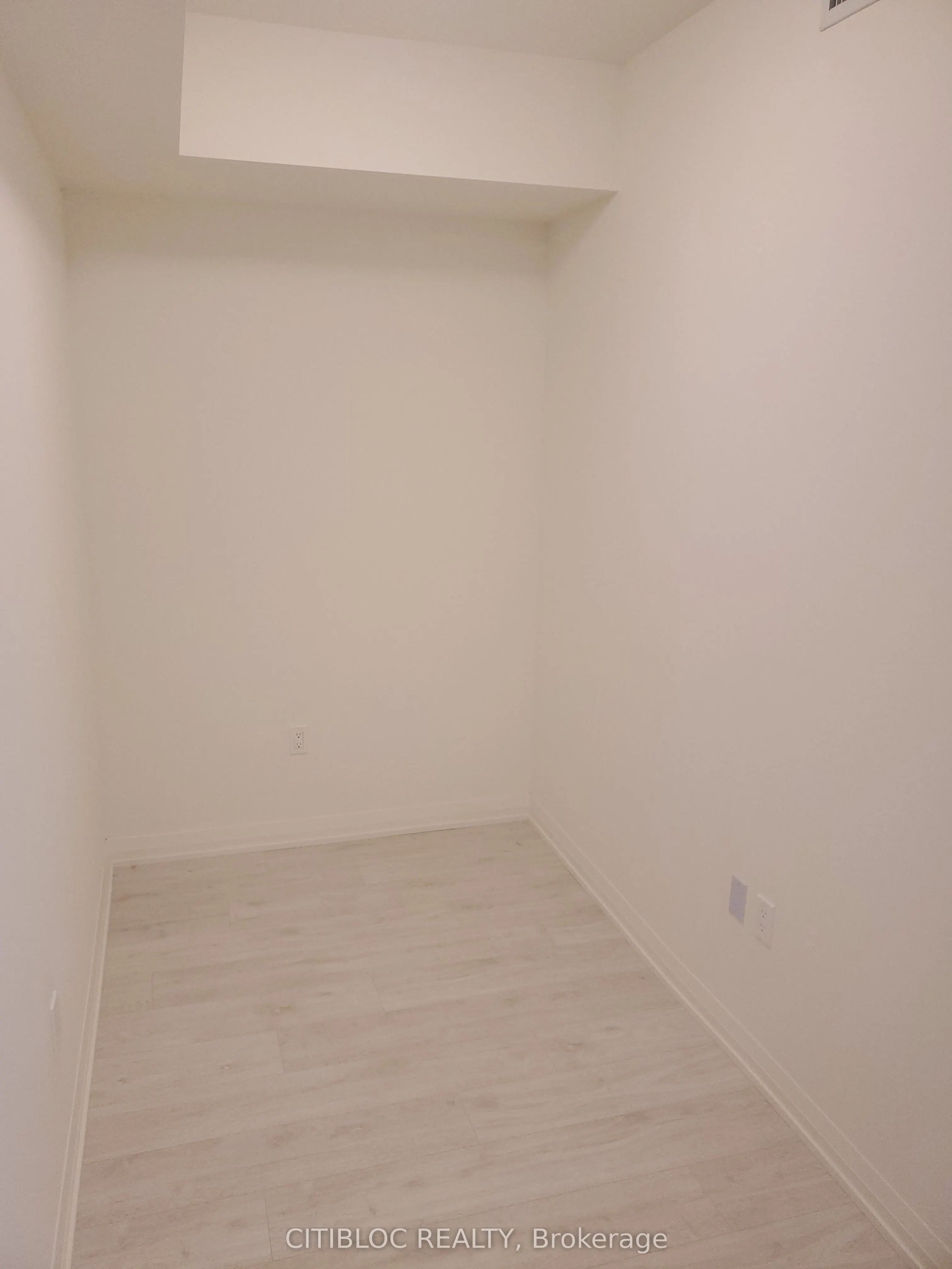 8960 Jane Street, #2517