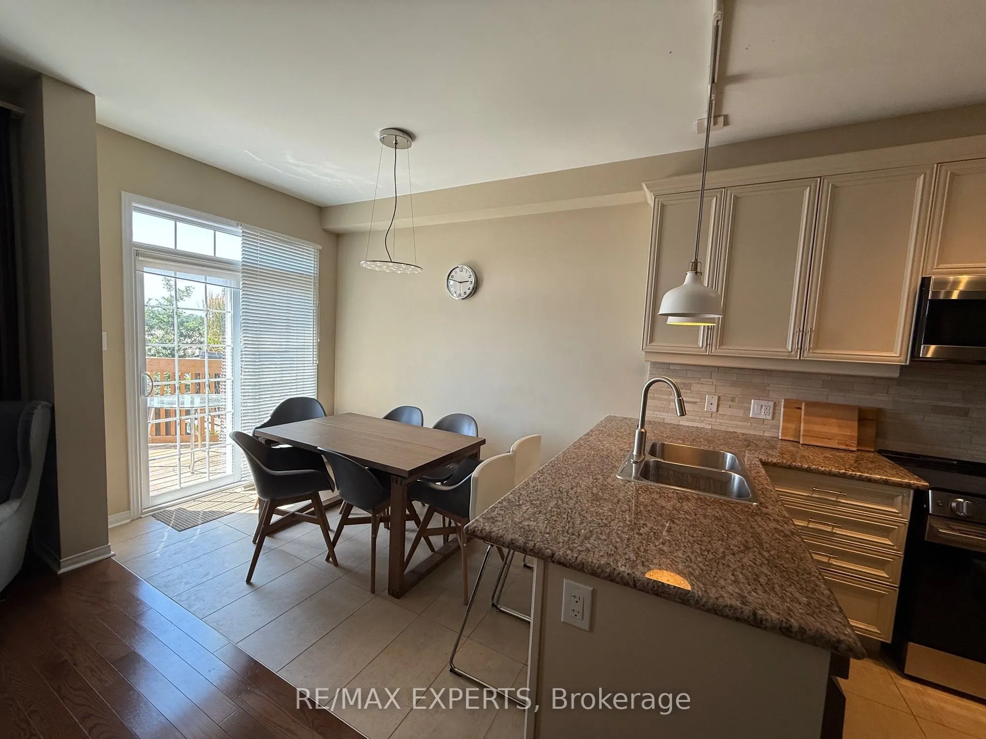 32 Spruce Pine Crescent