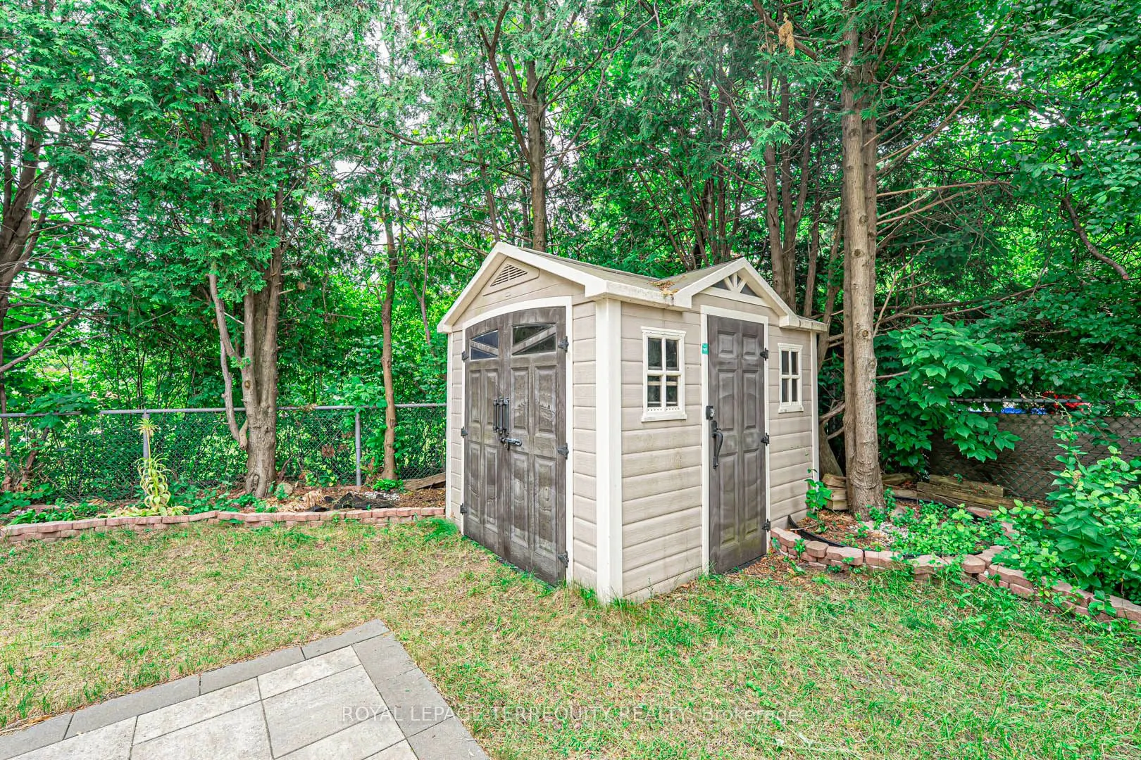 40 Pepperell Crescent