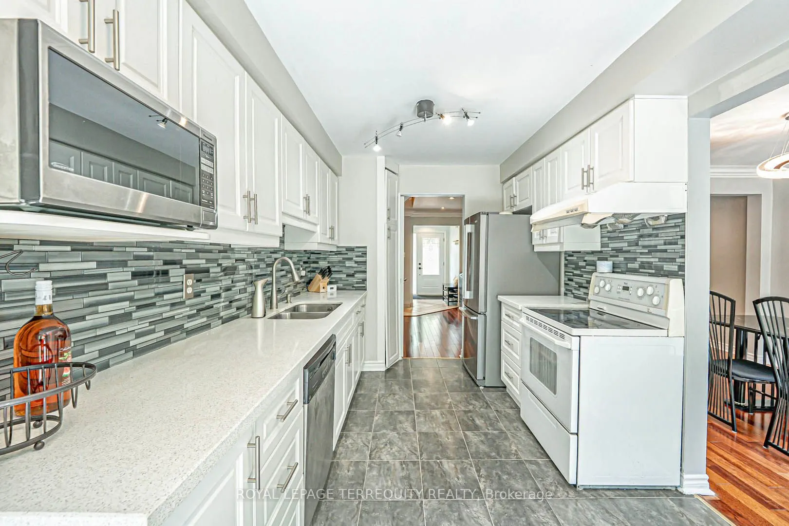 40 Pepperell Crescent