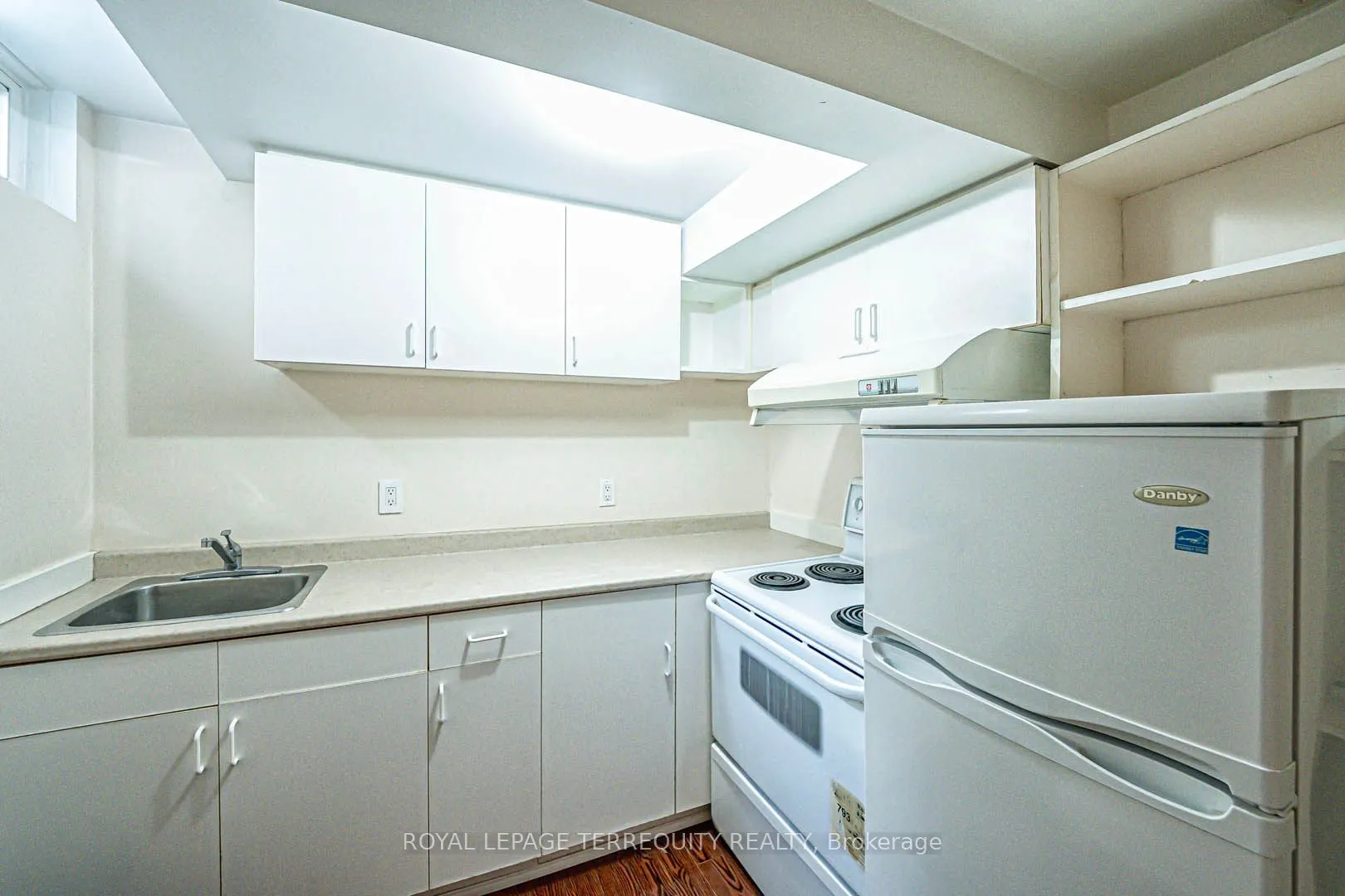 40 Pepperell Crescent