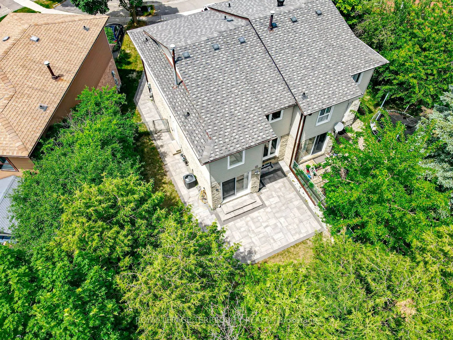 40 Pepperell Crescent