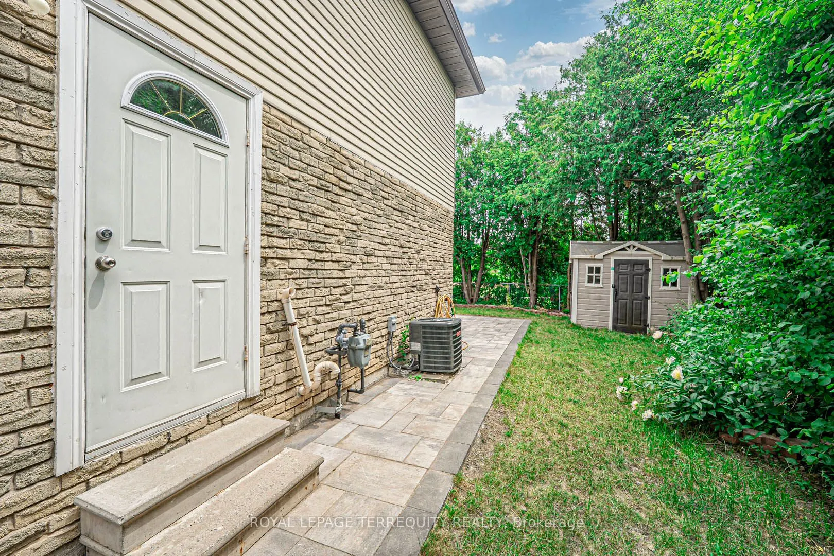 40 Pepperell Crescent