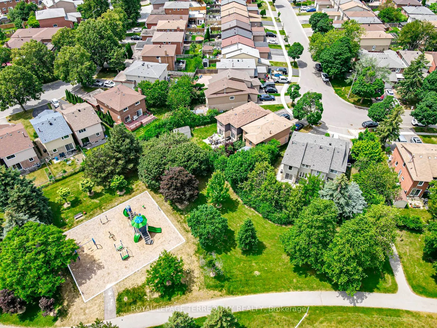 40 Pepperell Crescent