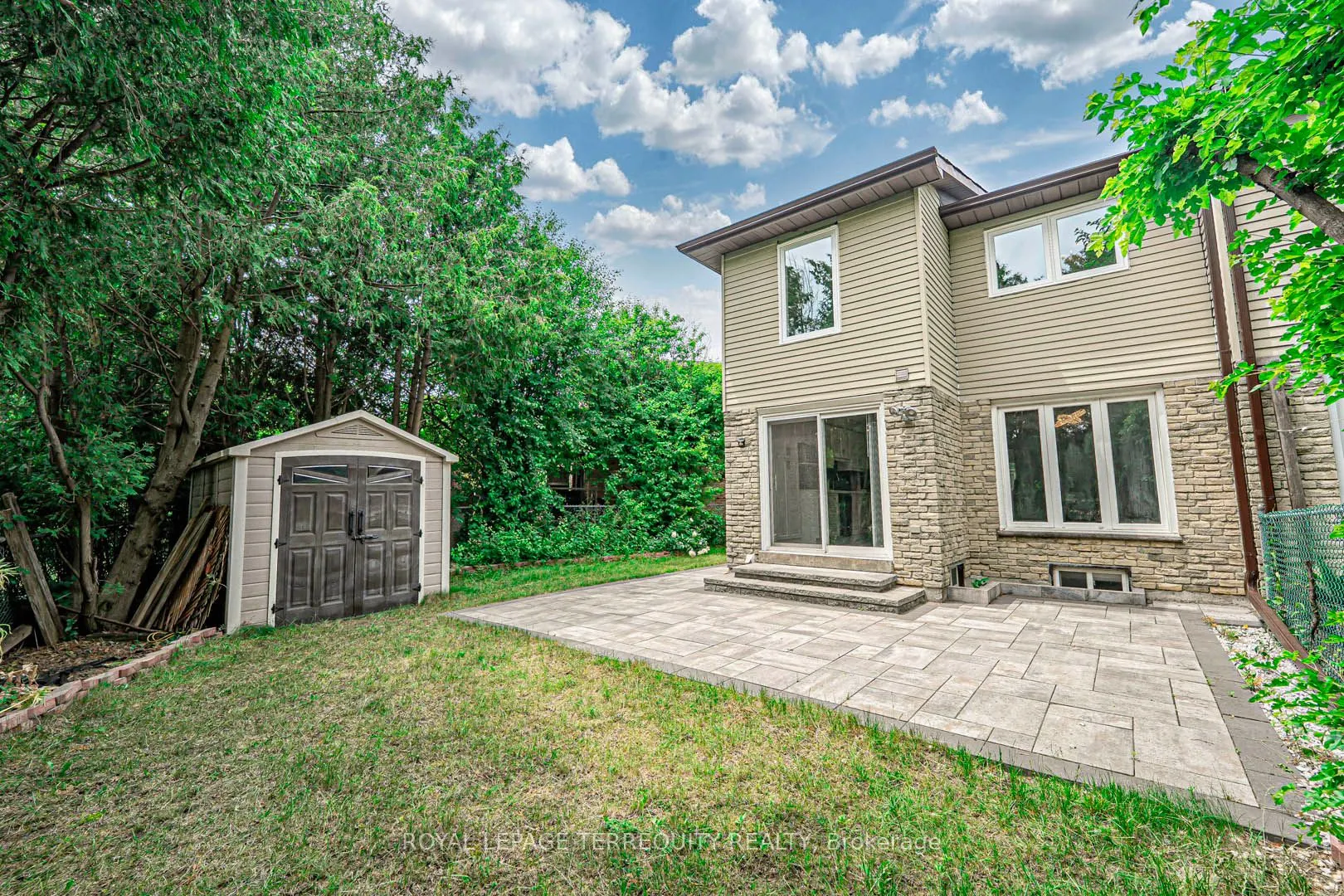 40 Pepperell Crescent