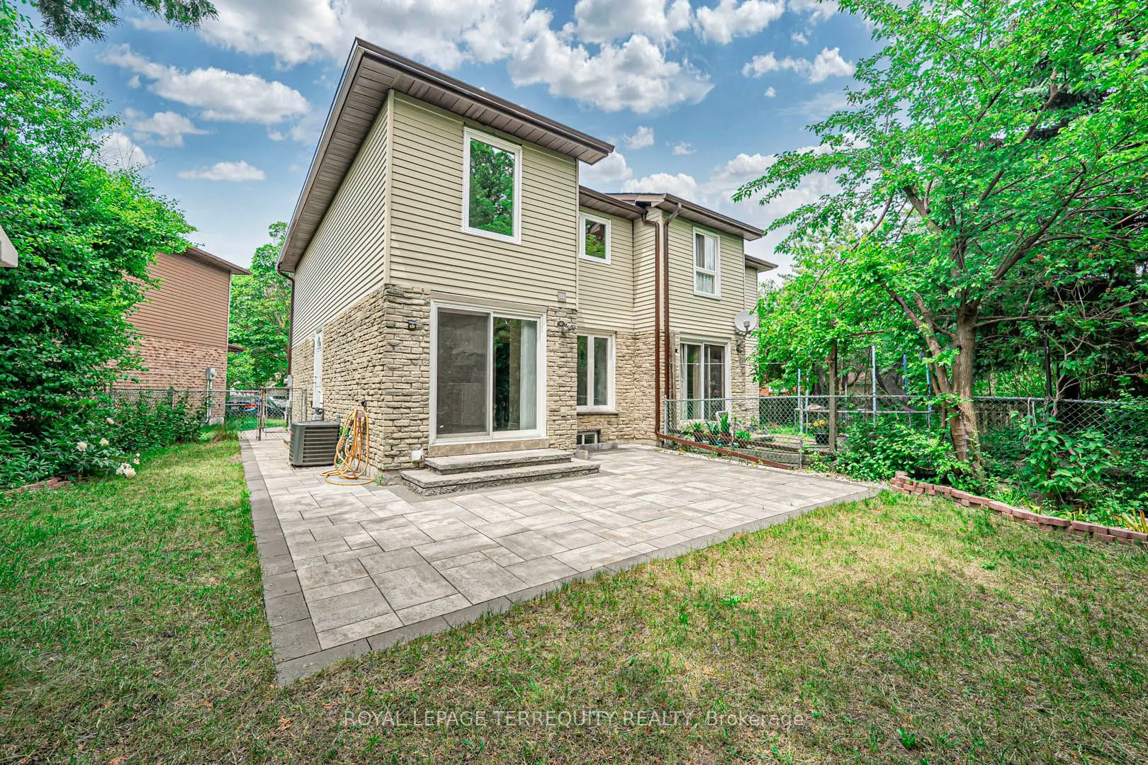 40 Pepperell Crescent
