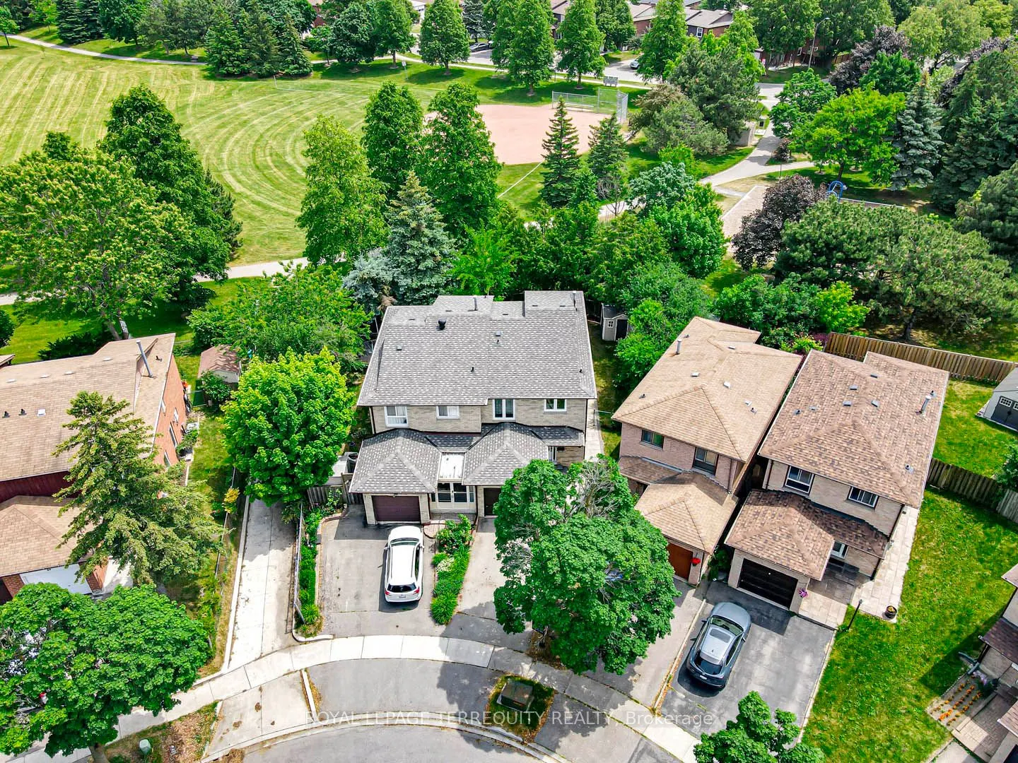 40 Pepperell Crescent