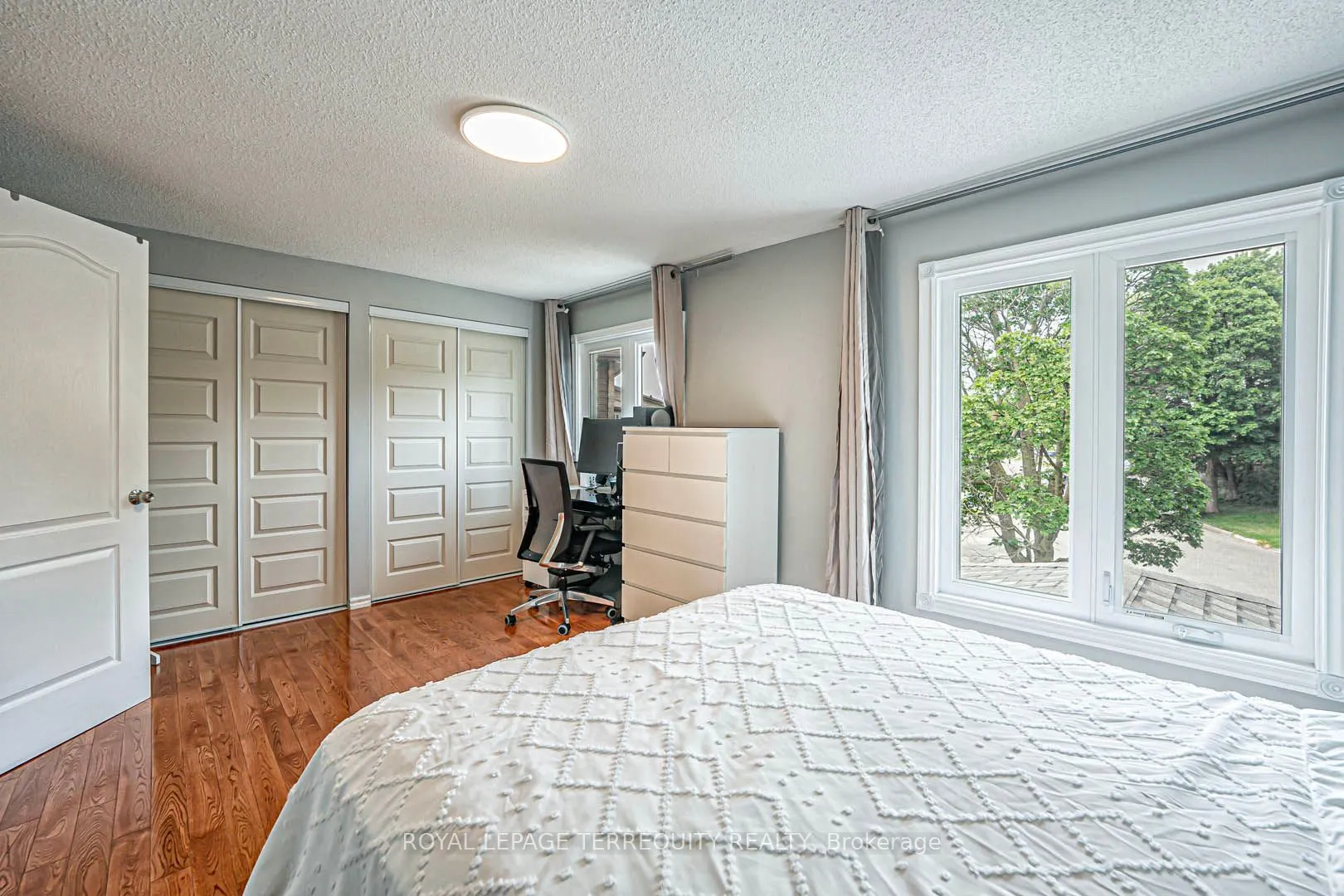 40 Pepperell Crescent