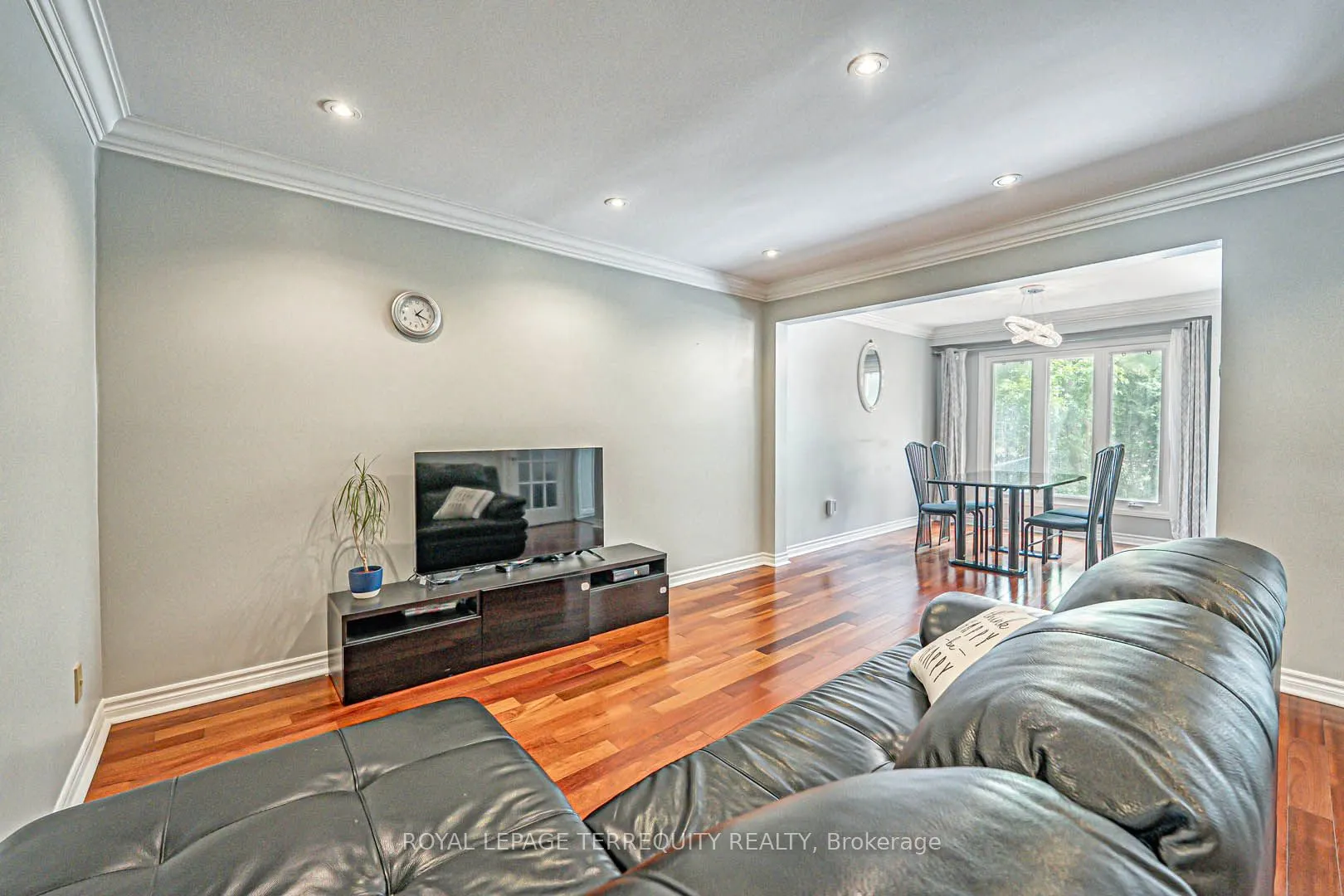 40 Pepperell Crescent