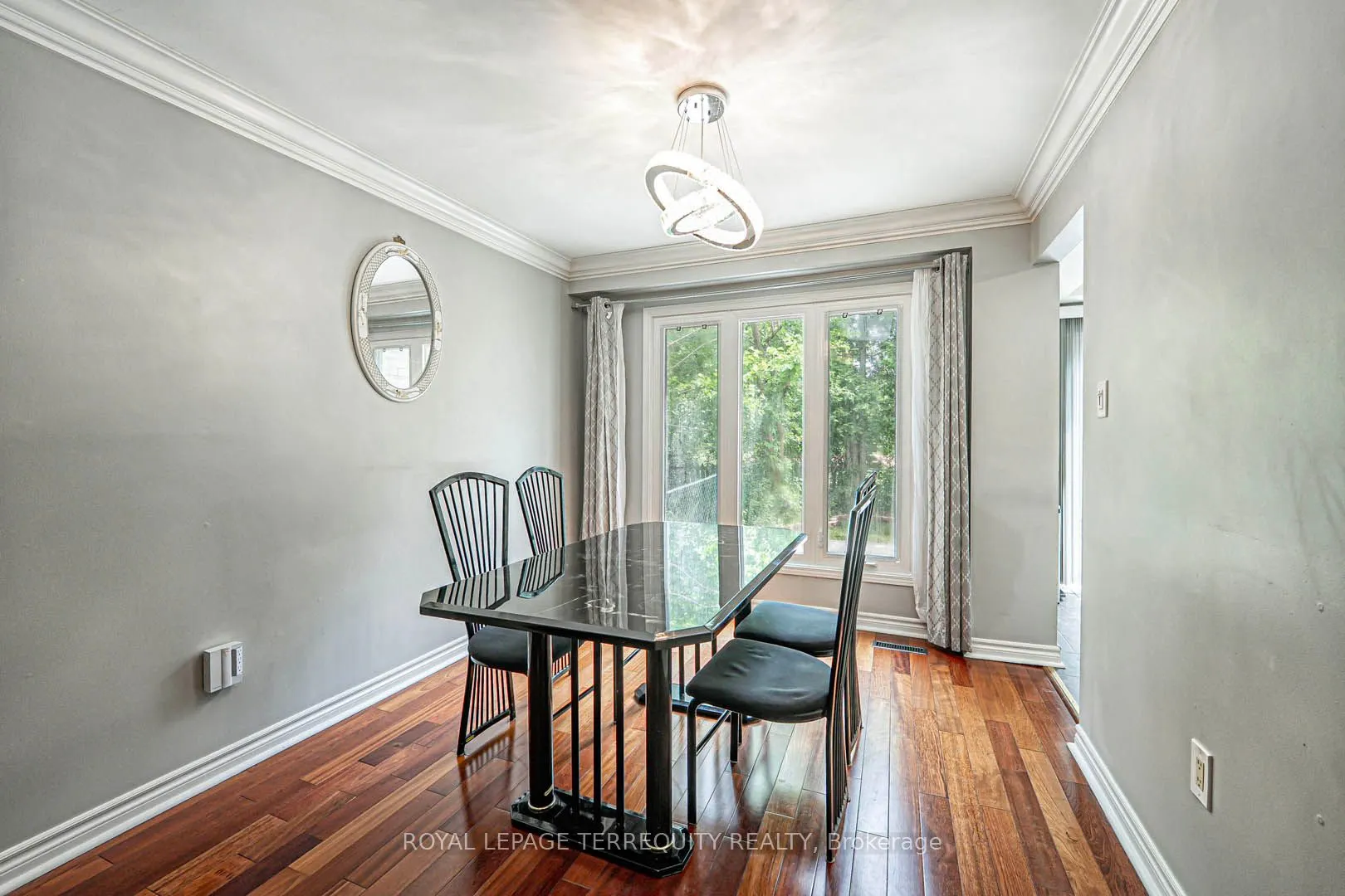 40 Pepperell Crescent