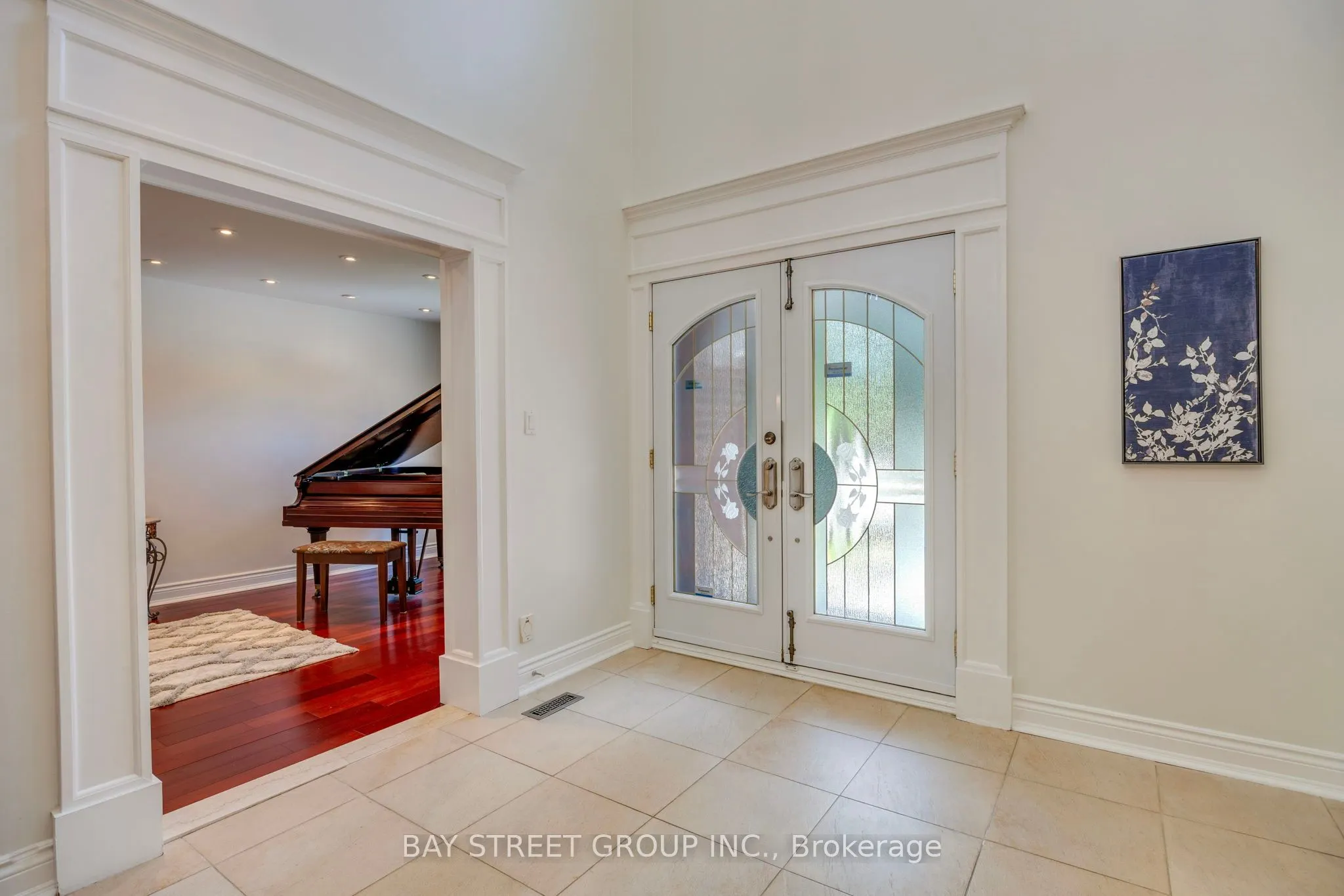 76 Hyde Park Drive N