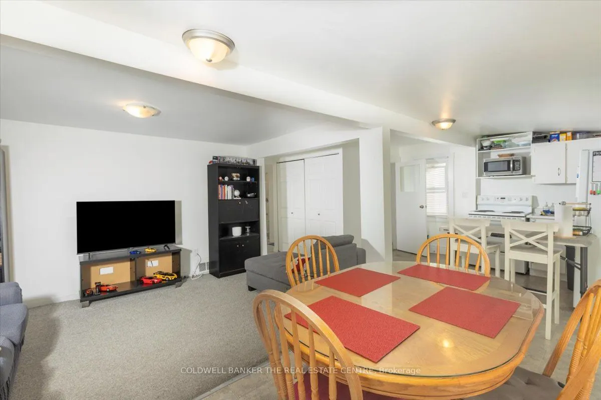 379 Simcoe Street