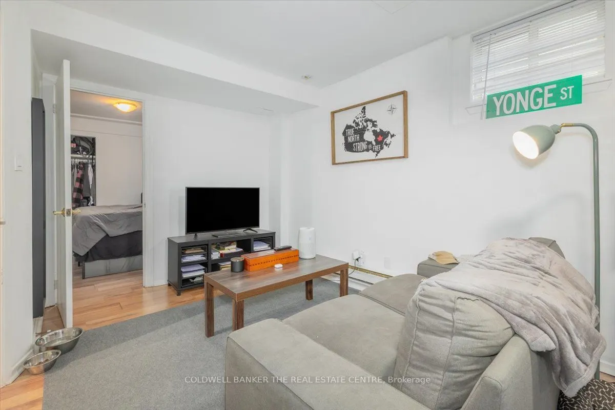 379 Simcoe Street