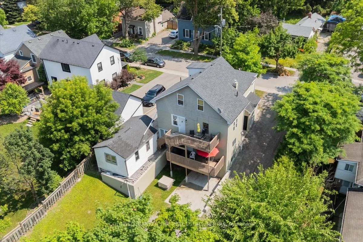379 Simcoe Street