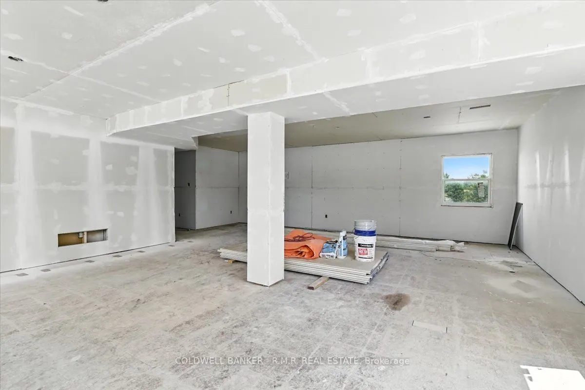 31 Centre Street, #A