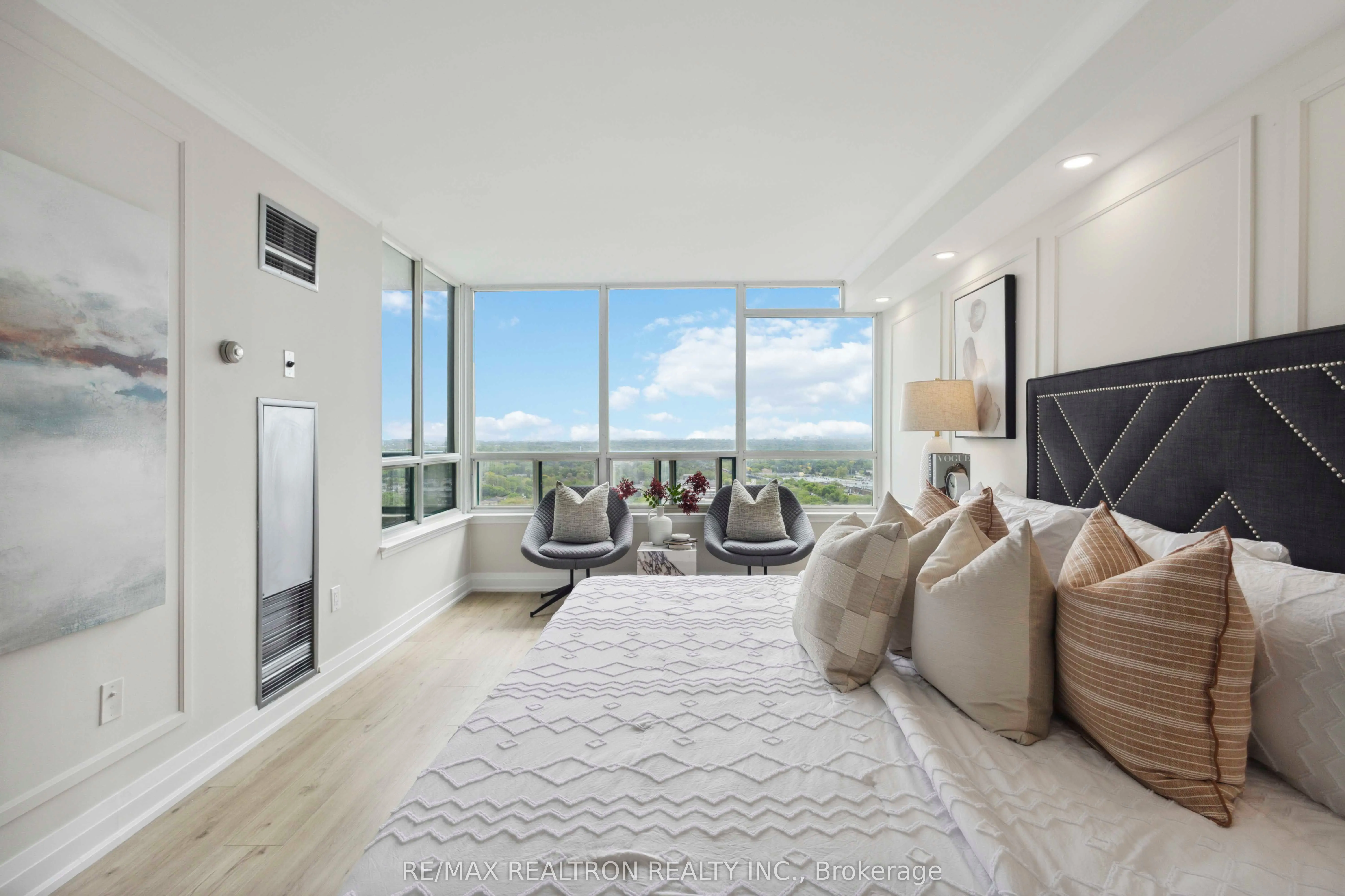 7250 Yonge Street, #1604