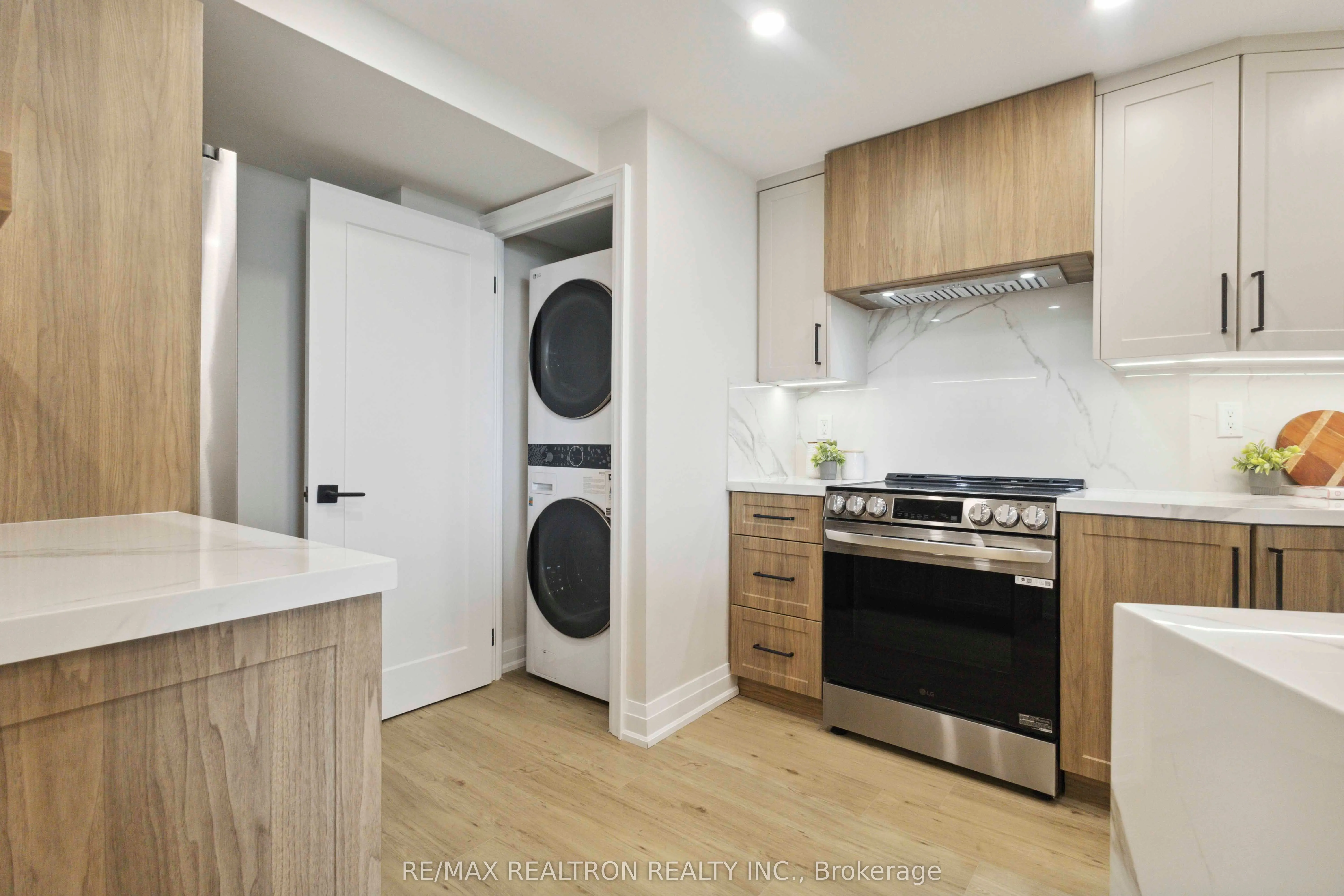 7250 Yonge Street, #1604