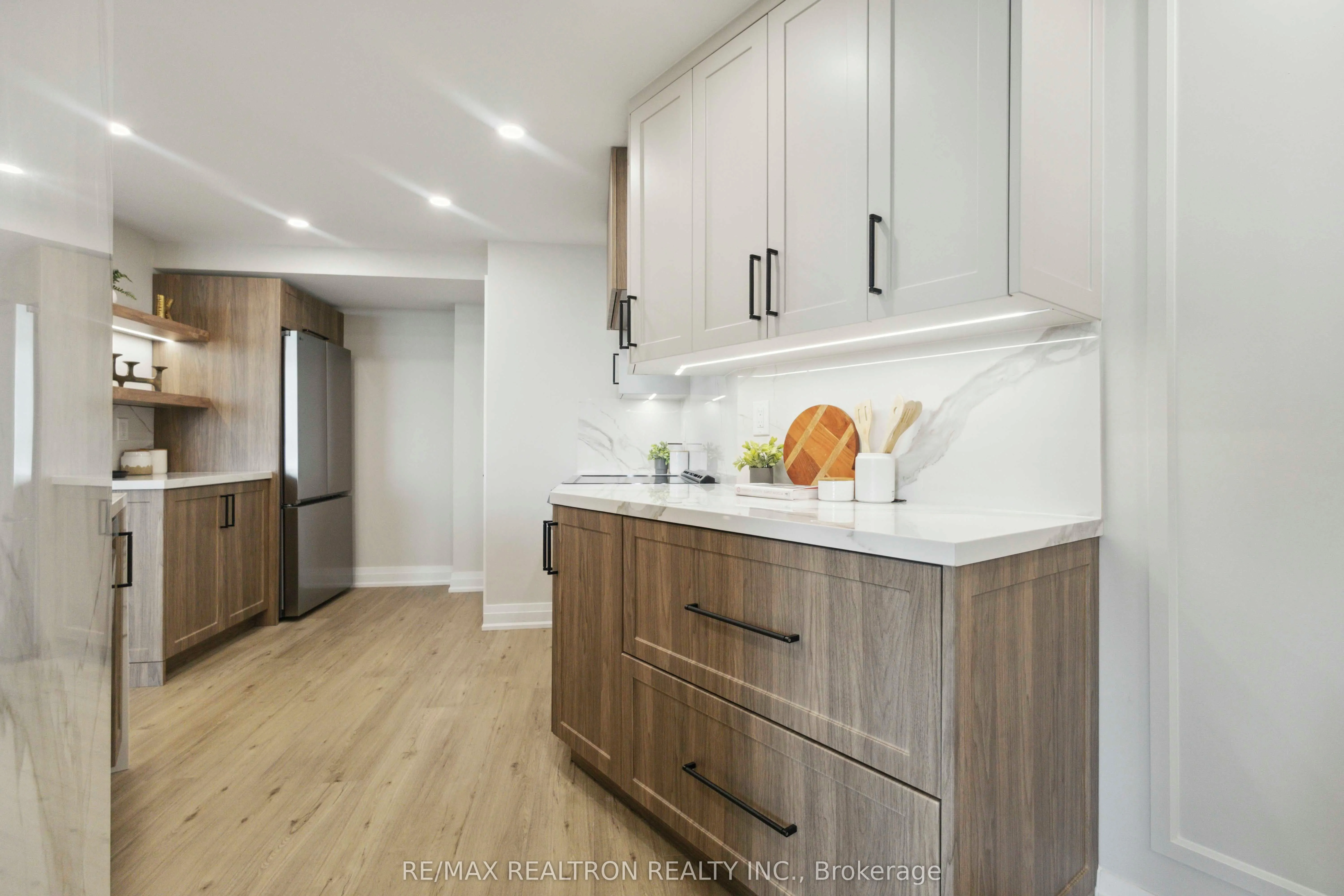 7250 Yonge Street, #1604