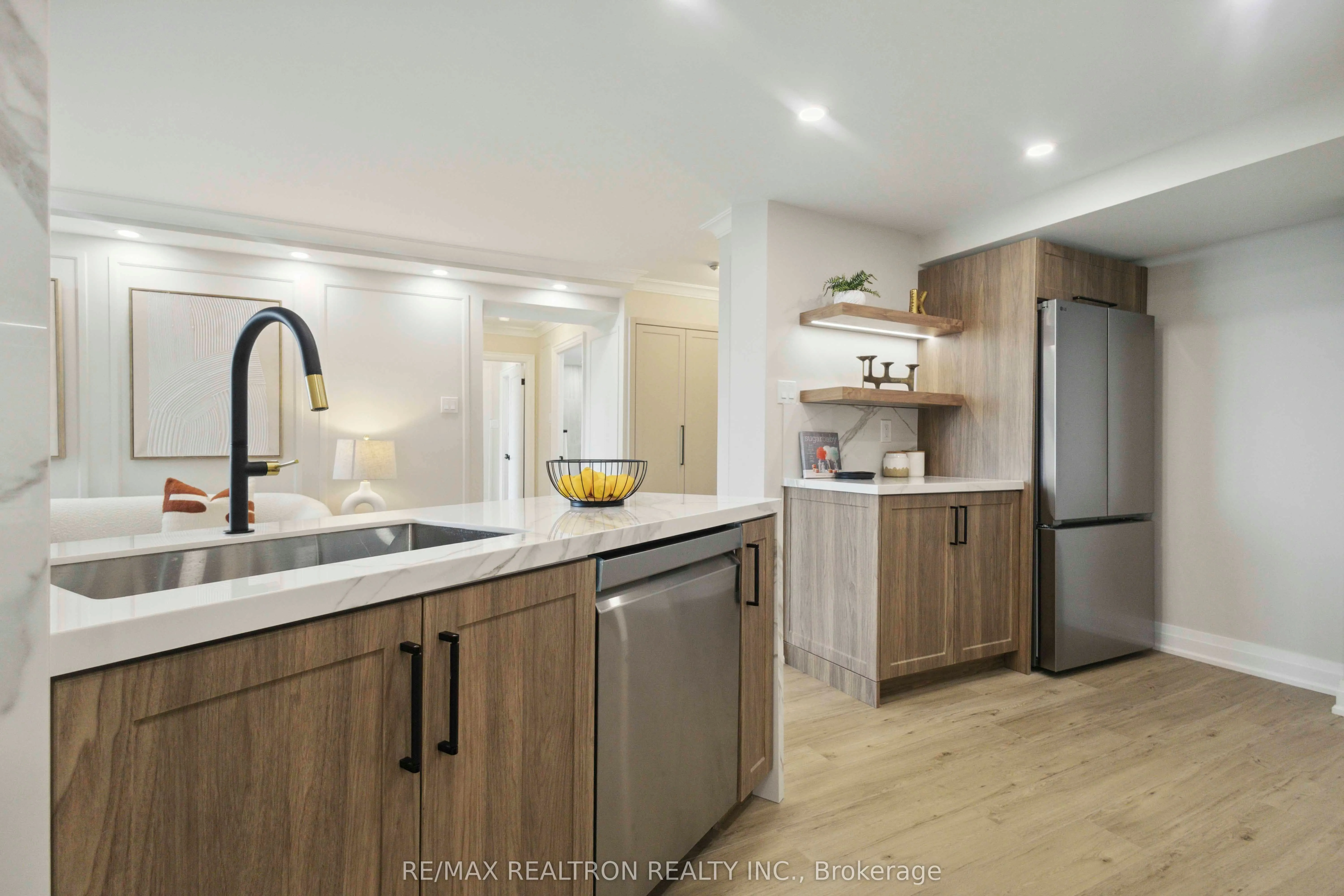 7250 Yonge Street, #1604