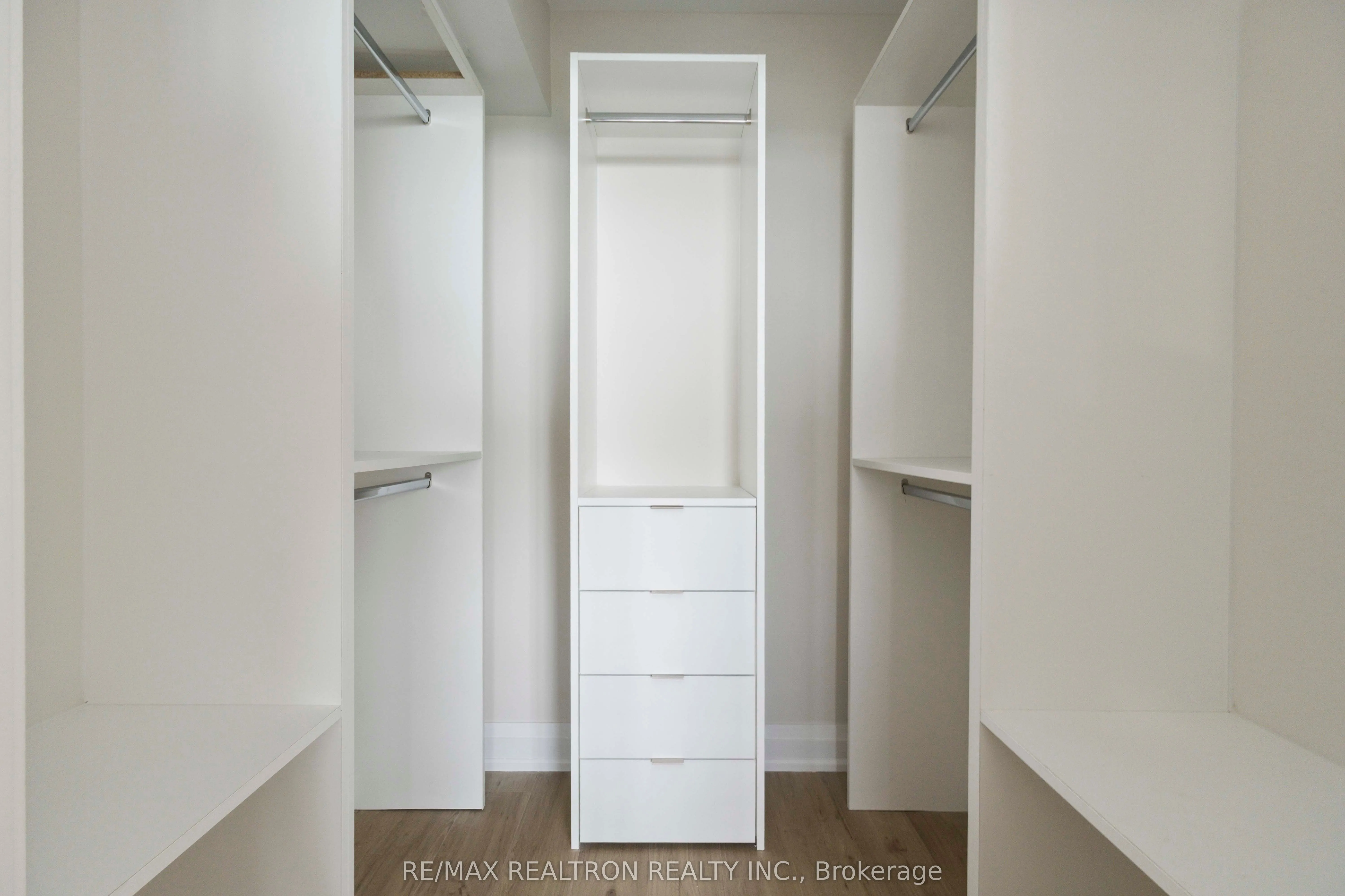 7250 Yonge Street, #1604