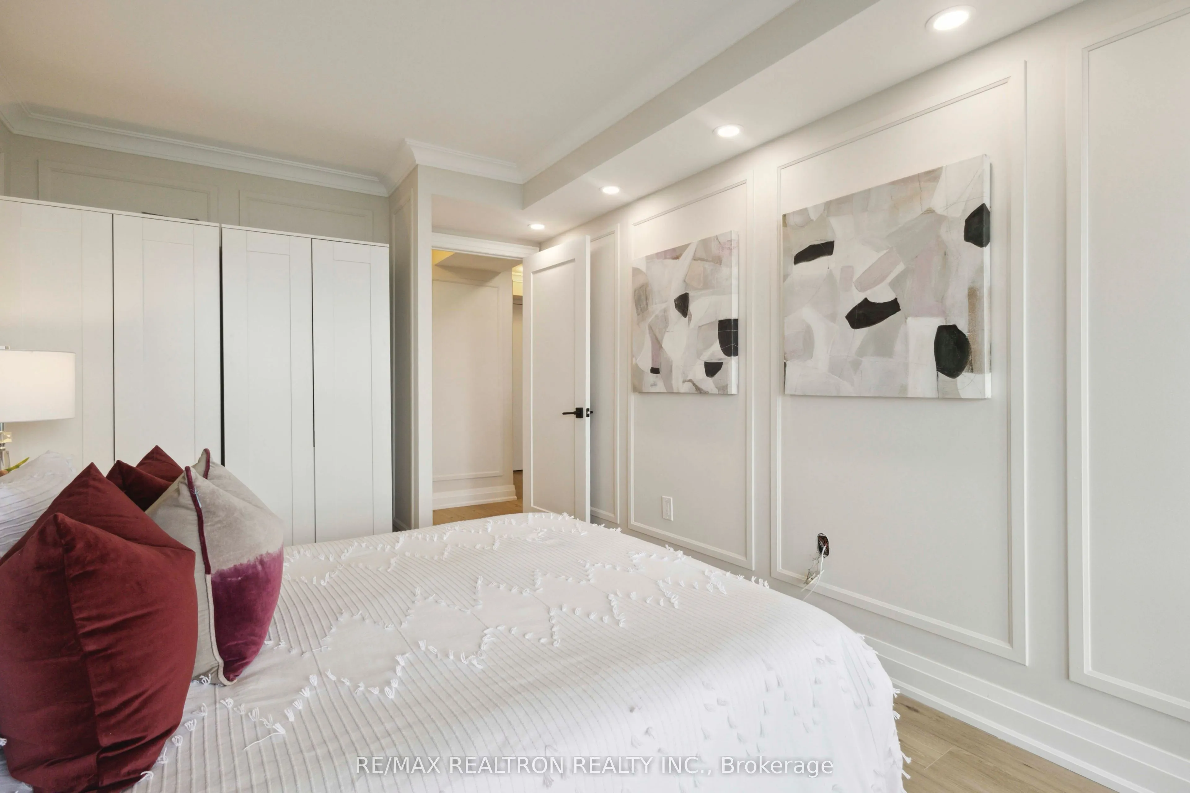 7250 Yonge Street, #1604