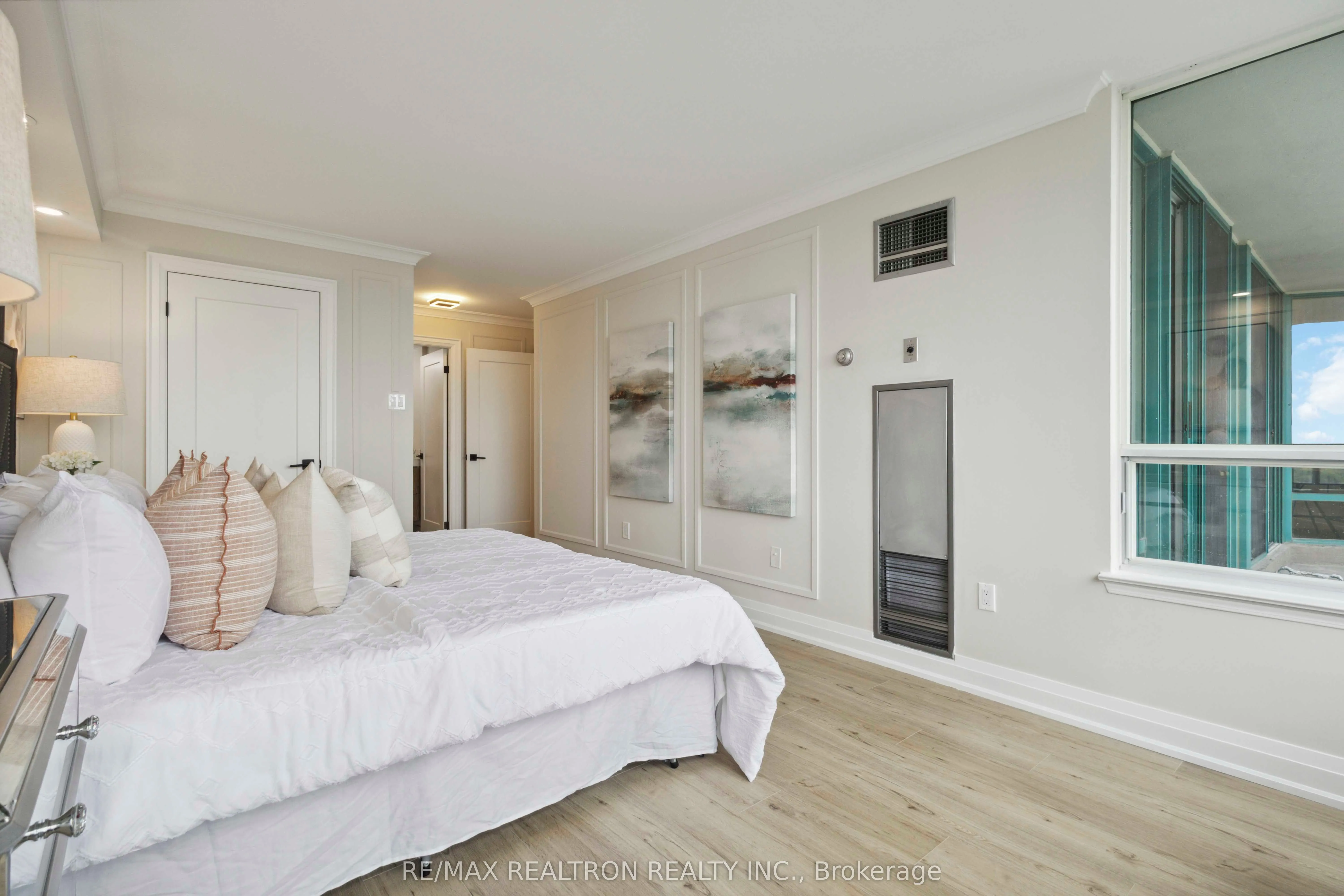 7250 Yonge Street, #1604