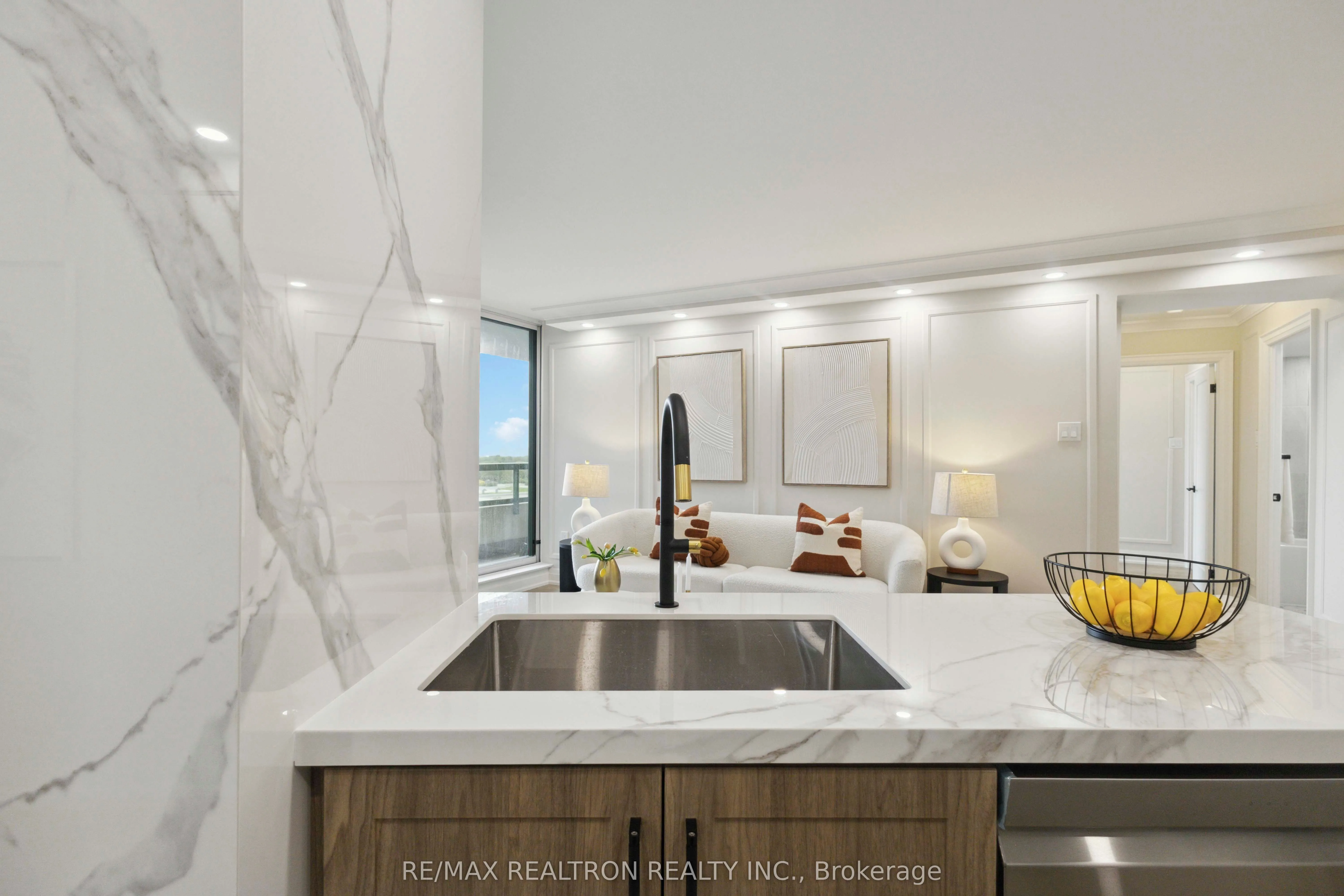 7250 Yonge Street, #1604