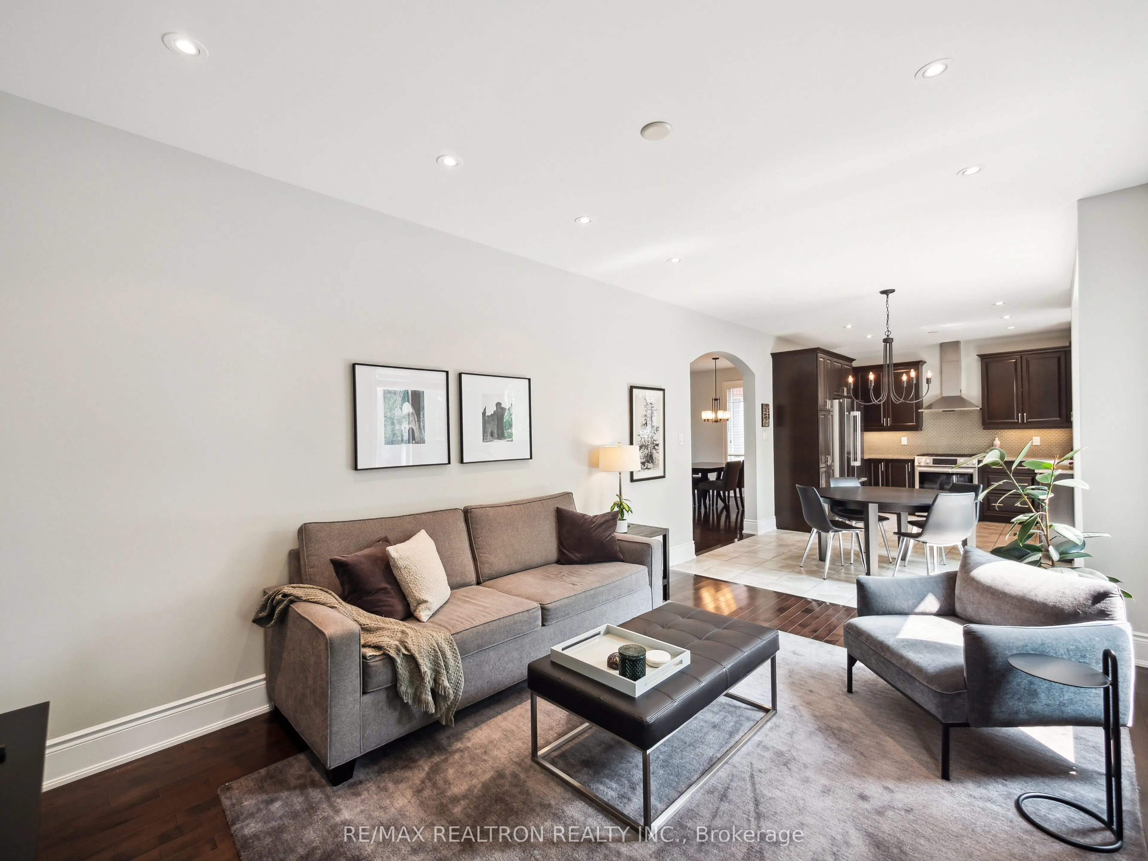 10 Glade Drive