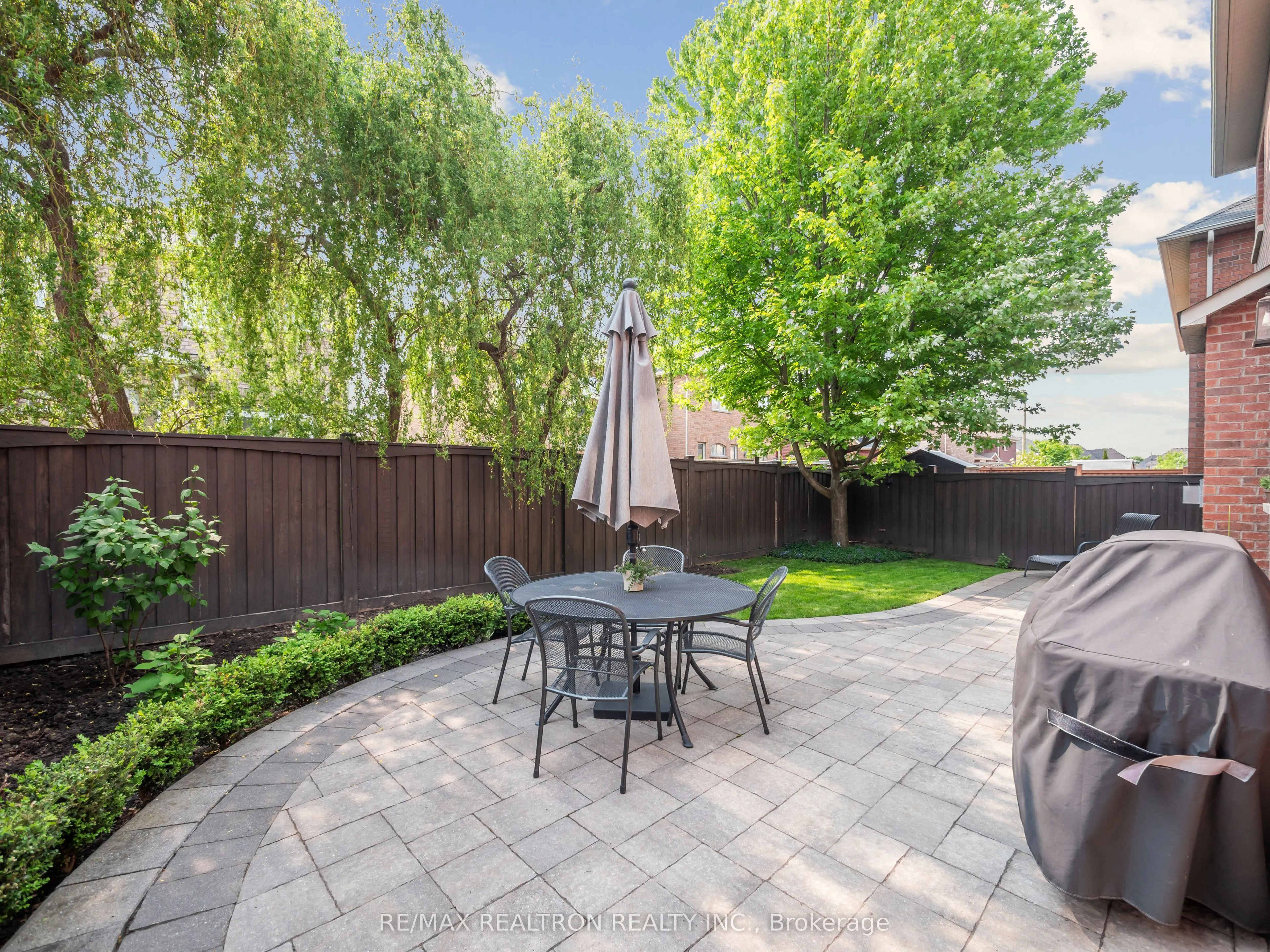 10 Glade Drive