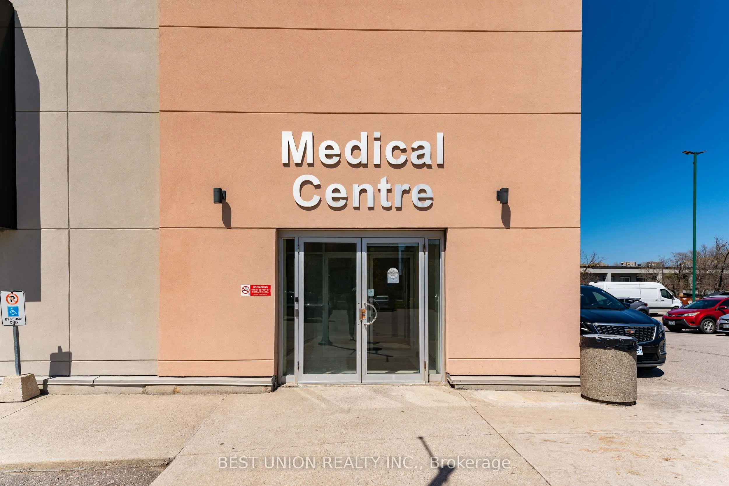 7155 Woodbine Avenue, #B101
