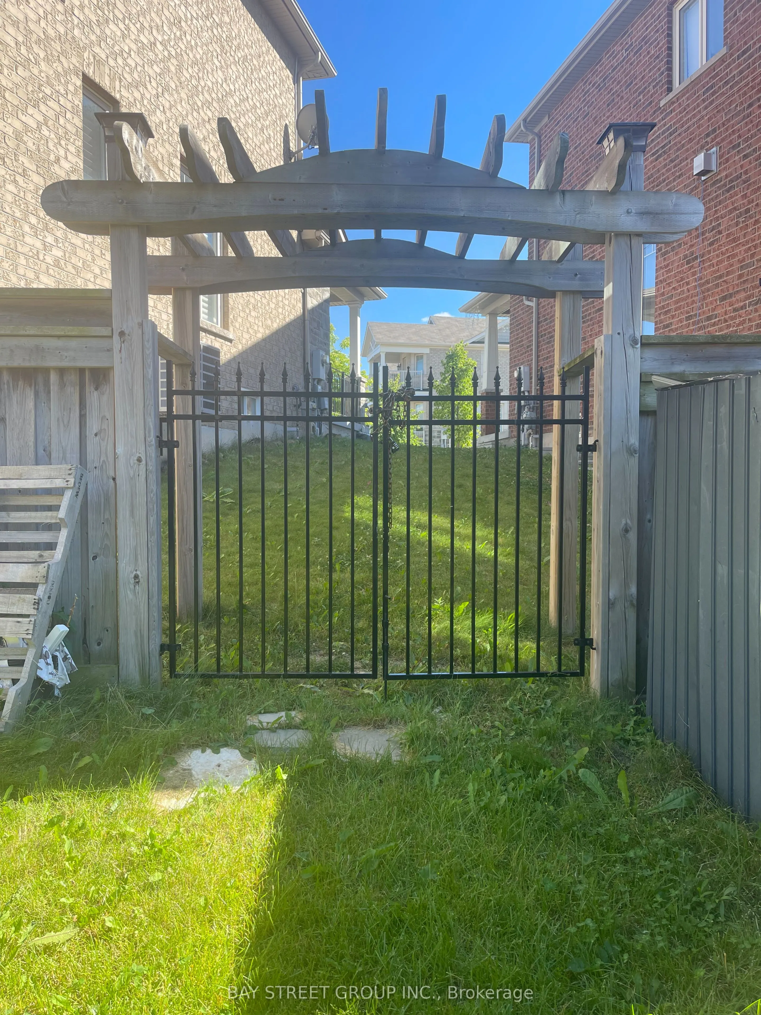 43 Philips View Crescent, #Basement